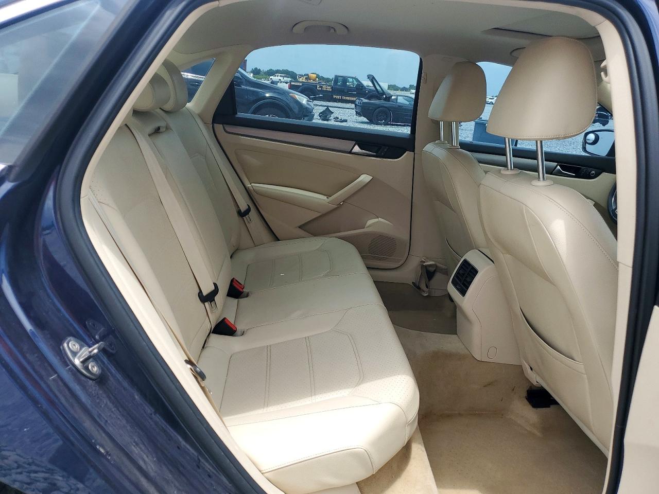 2014 Volkswagen Passat Se Blue vin: 1VWBS7A36EC093629