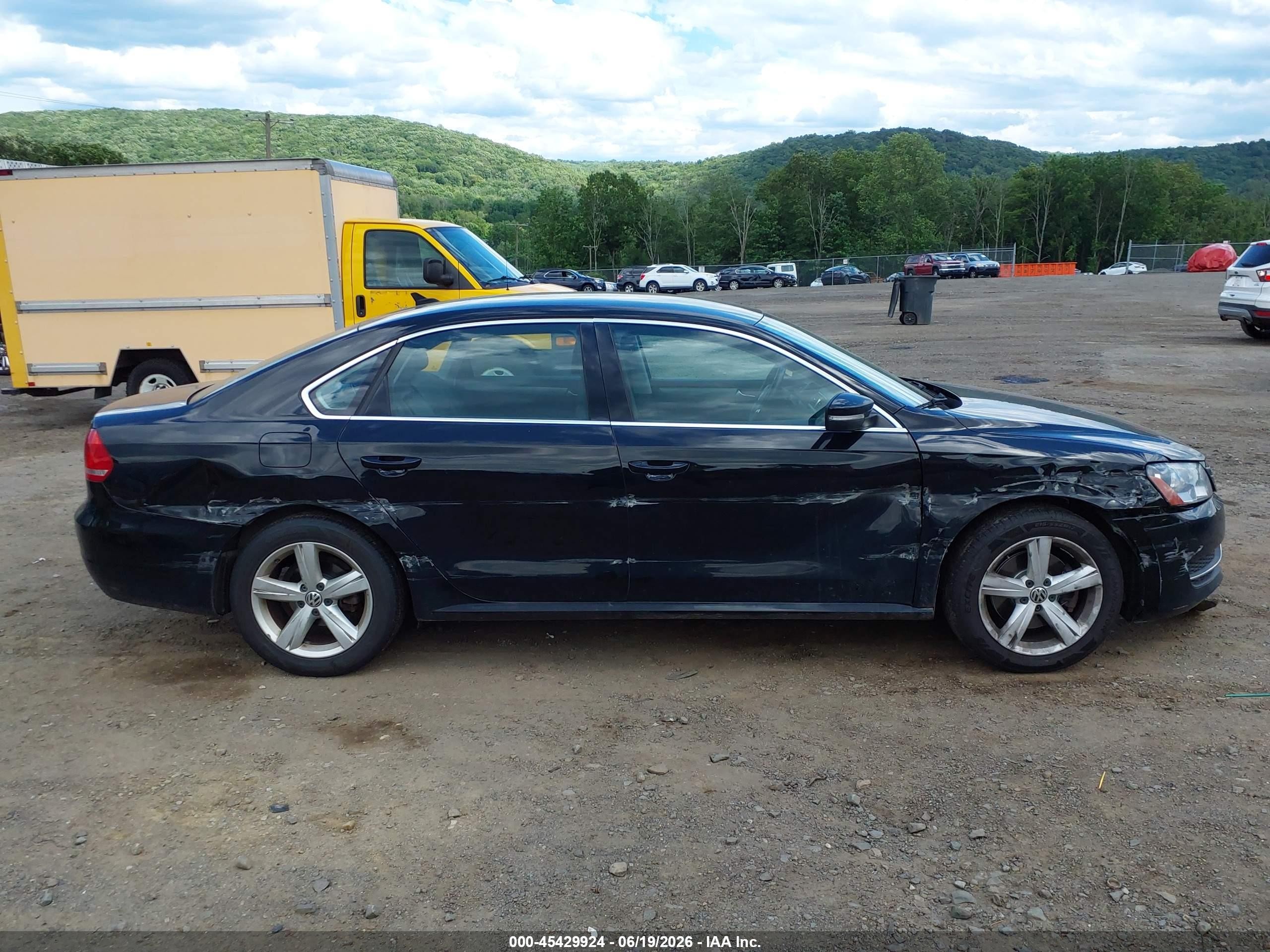 2014 Volkswagen Passat 1.8t Se Black vin: 1VWBS7A36EC106654