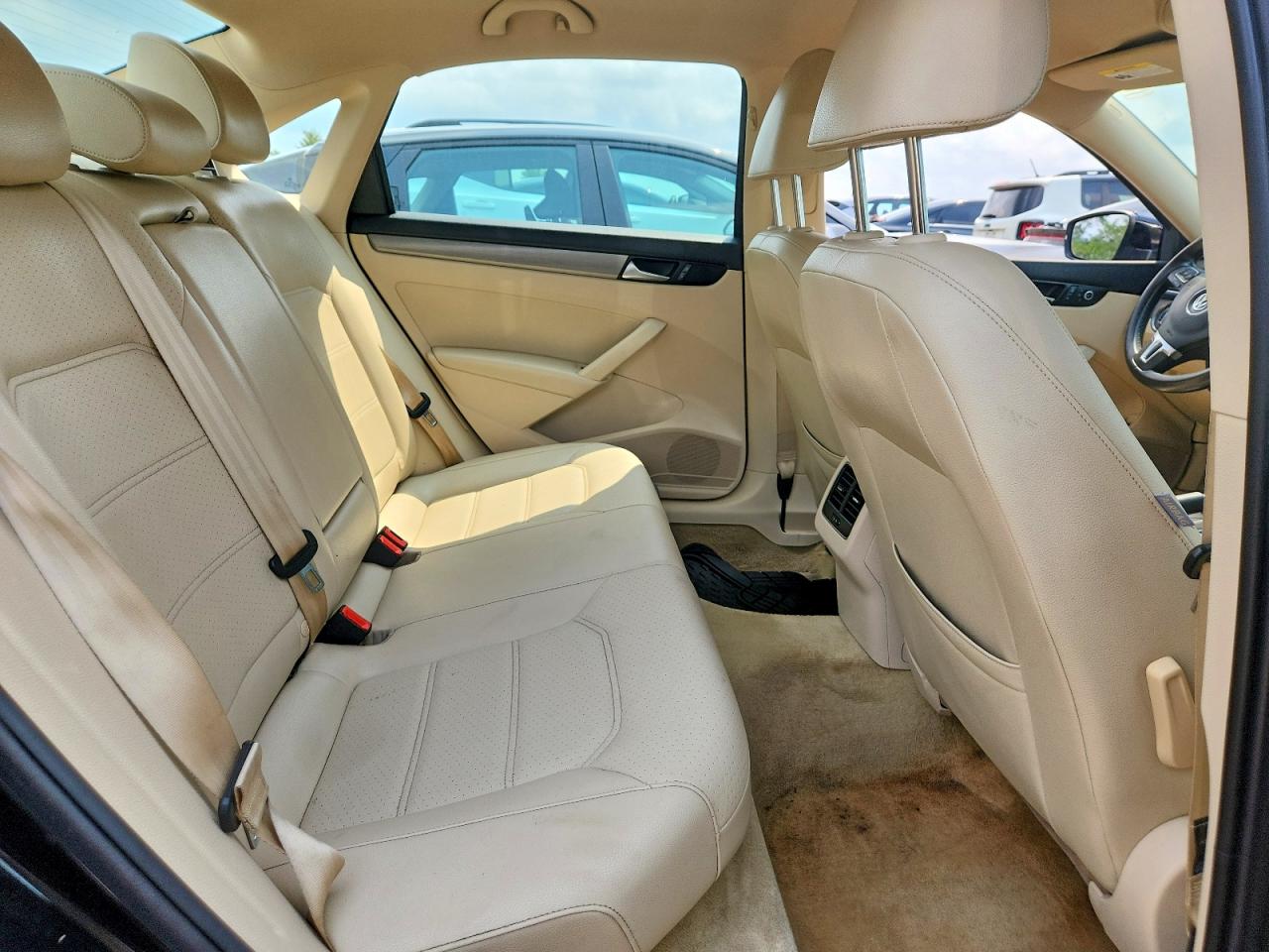 2014 Volkswagen Passat Se Черный vin: 1VWBS7A36EC110512