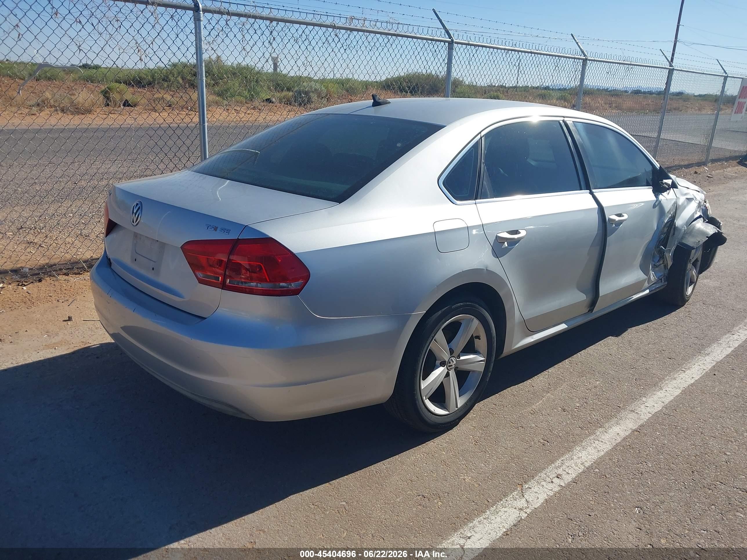 2014 Volkswagen Passat 1.8t Se Silver vin: 1VWBS7A36EC120313