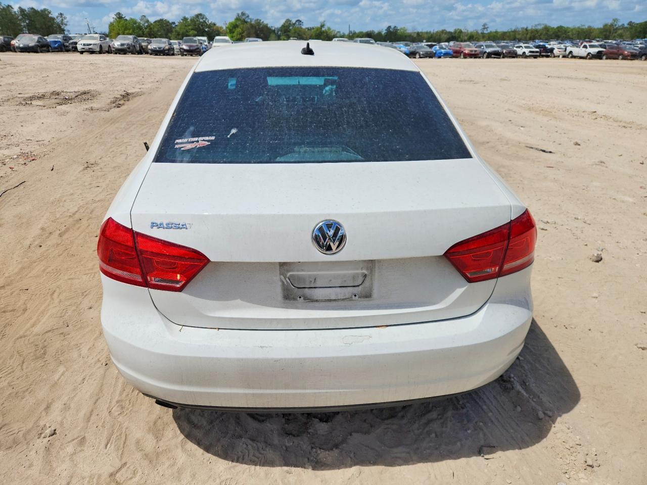 2015 Volkswagen Passat Se White vin: 1VWBS7A36FC066478