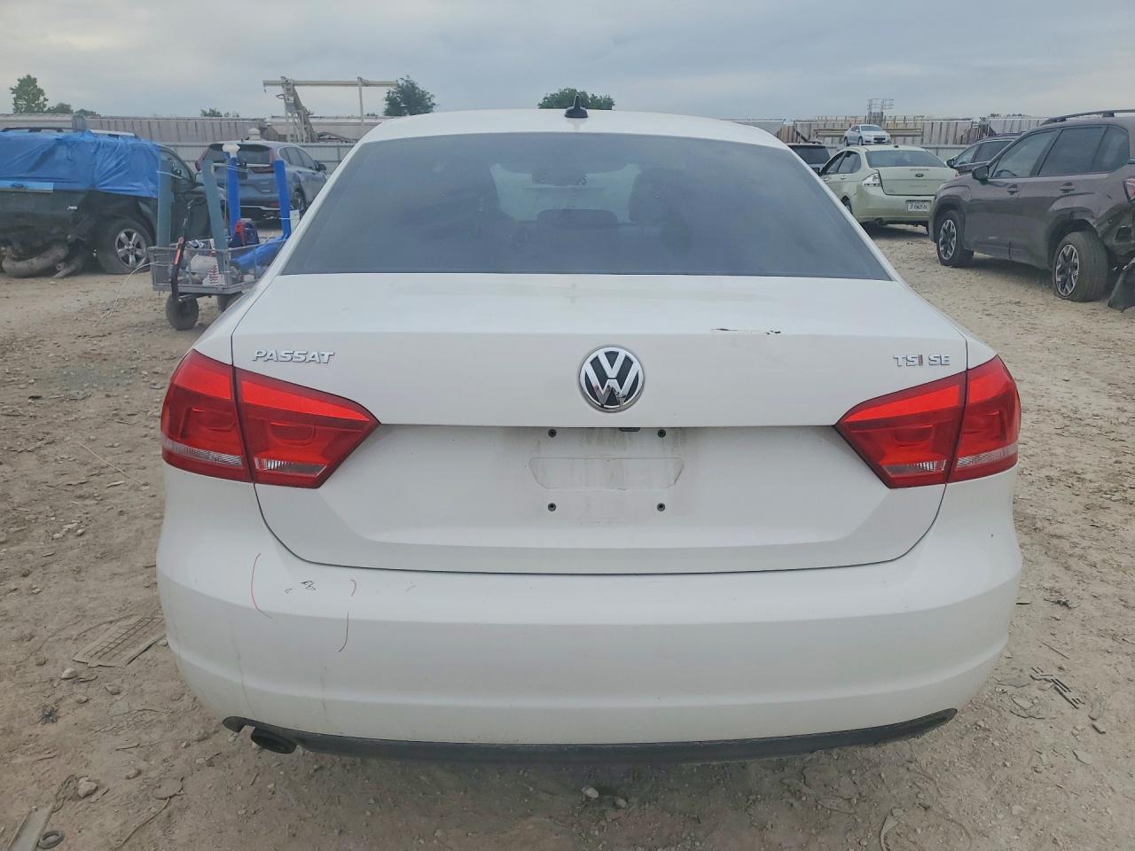 2014 Volkswagen Passat Se White vin: 1VWBS7A37EC069162