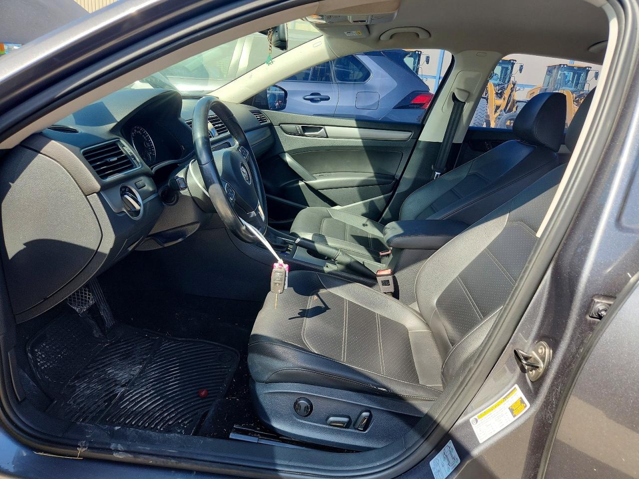 2014 Volkswagen Passat Se Gray vin: 1VWBS7A37EC071025