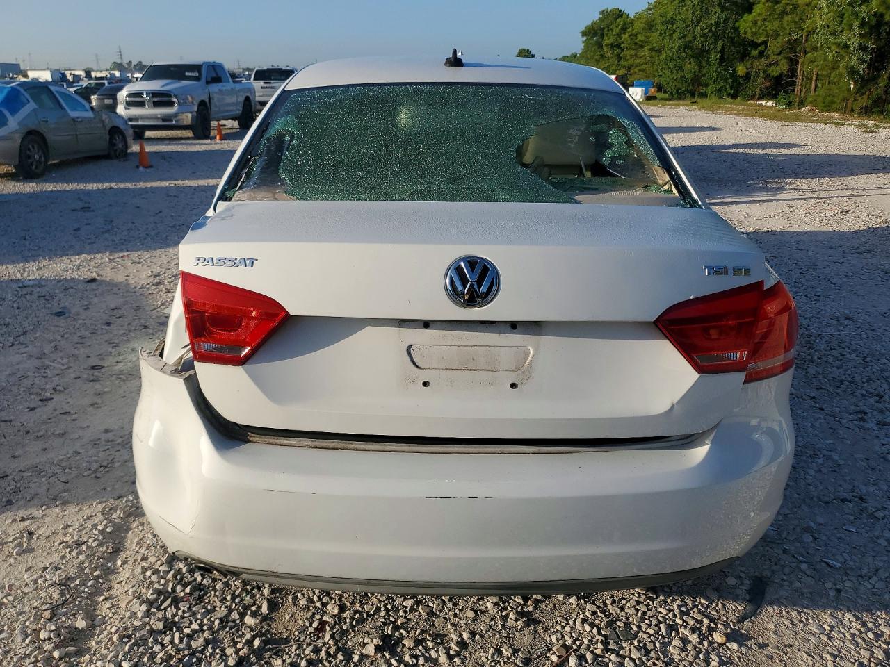 2014 Volkswagen Passat Se White vin: 1VWBS7A37EC116657