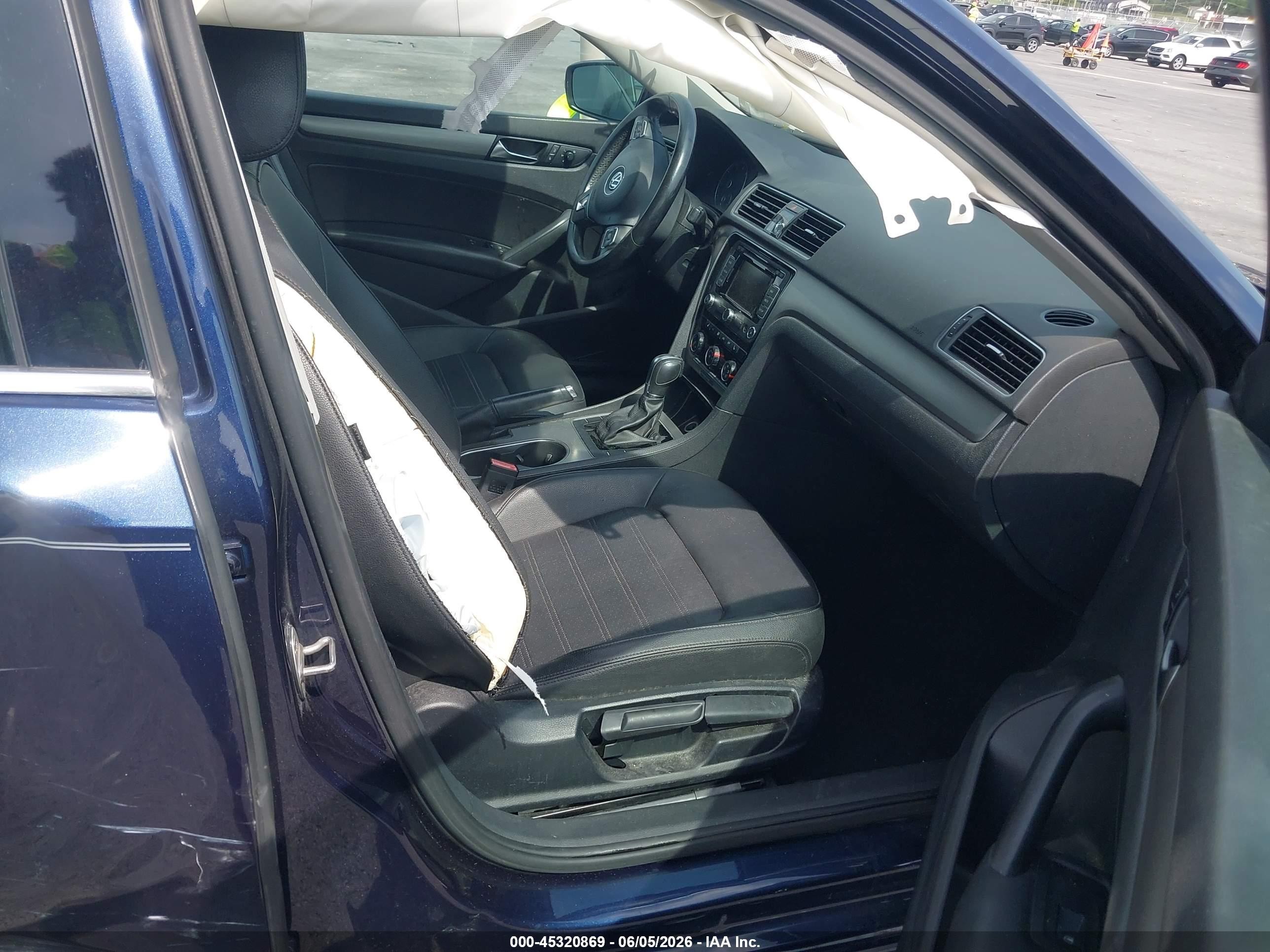 2015 Volkswagen Passat 1.8t Se Синий vin: 1VWBS7A37FC031058