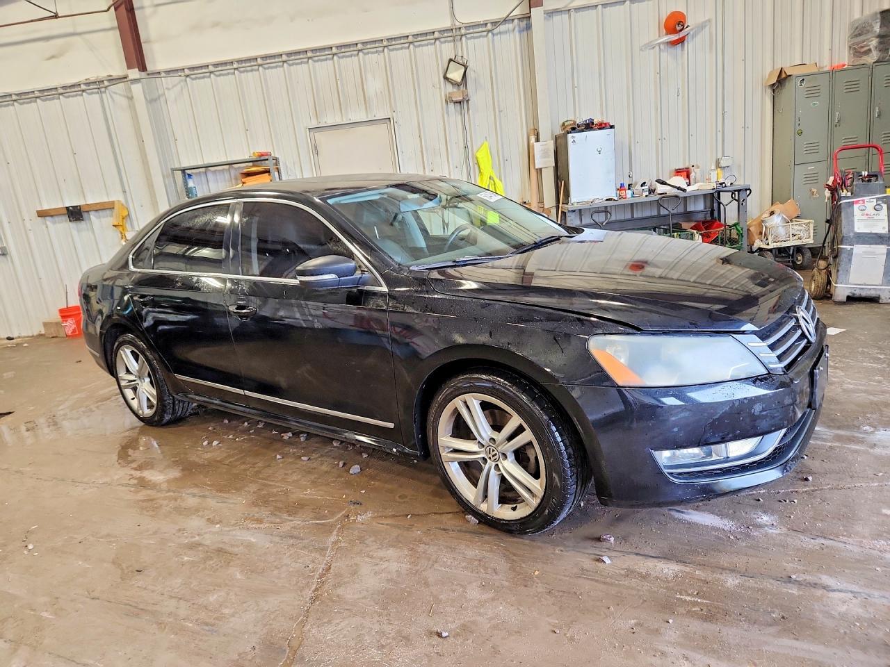 2015 Volkswagen Passat Se Черный vin: 1VWBS7A37FC062598
