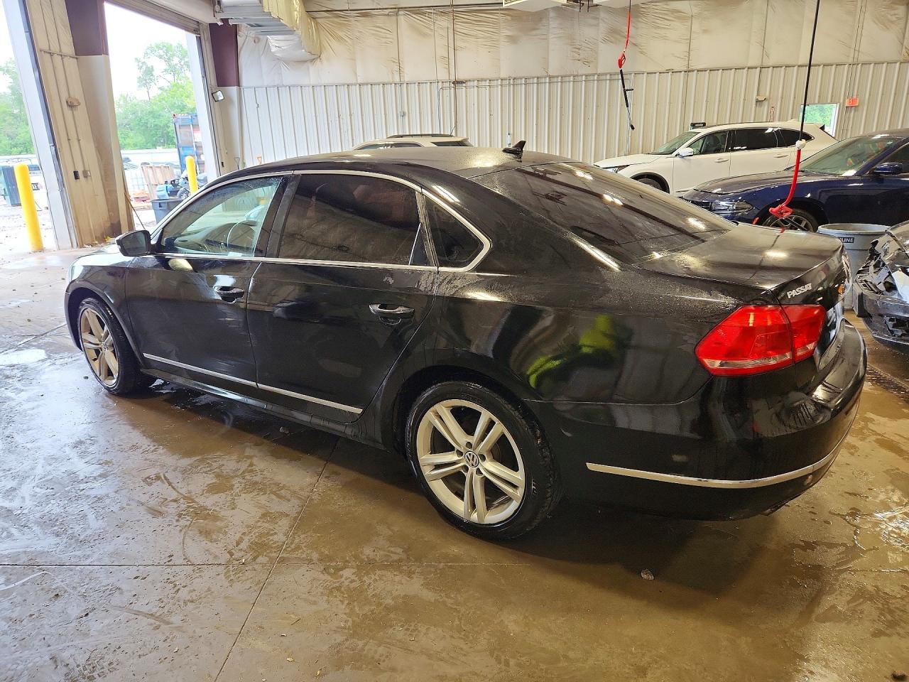 2015 Volkswagen Passat Se Черный vin: 1VWBS7A37FC062598