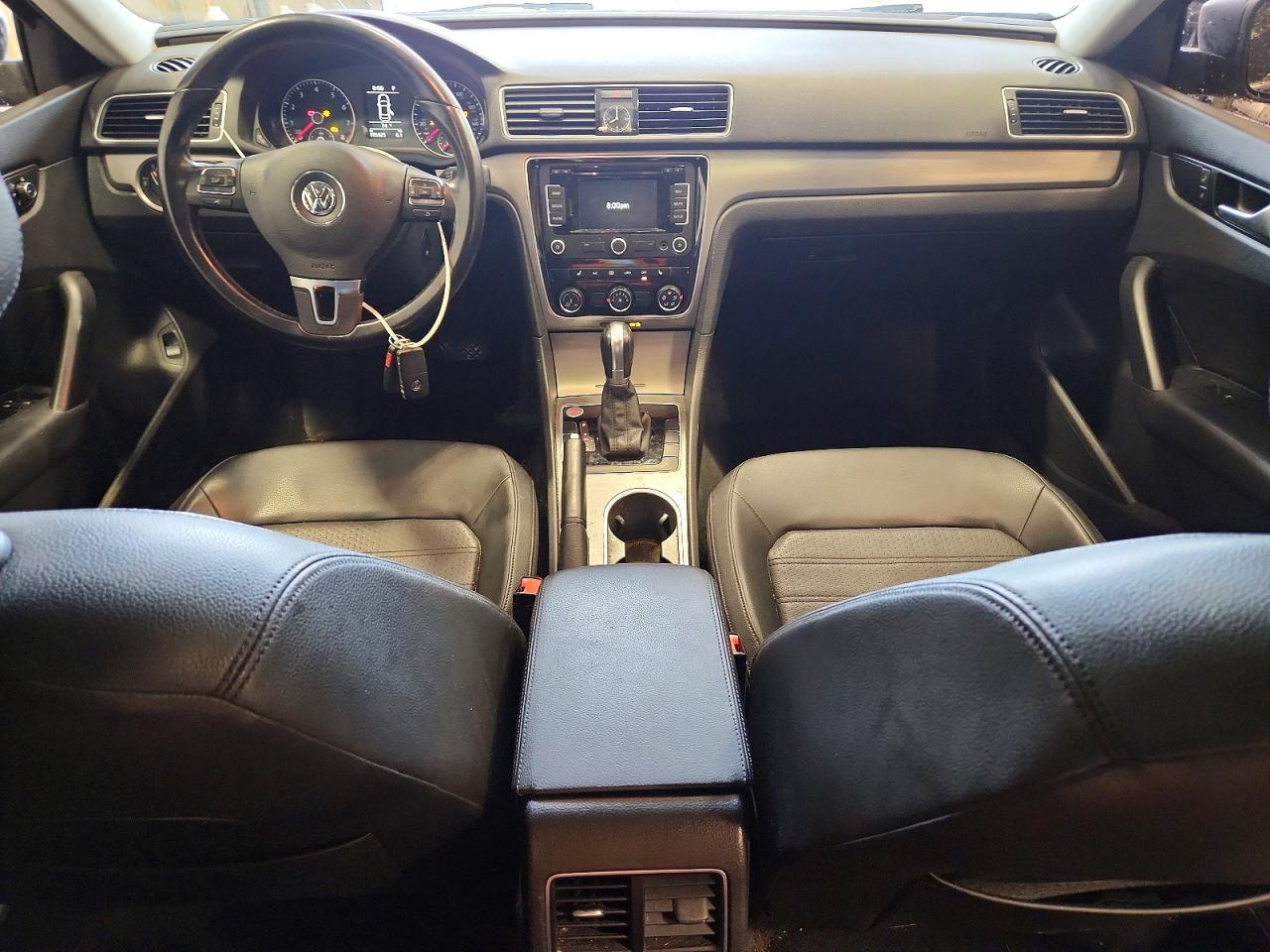 2015 Volkswagen Passat Se Черный vin: 1VWBS7A37FC062598