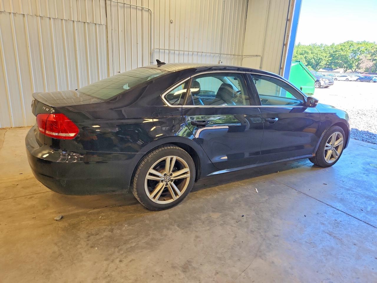 2014 Volkswagen Passat Se Black vin: 1VWBS7A38EC050958
