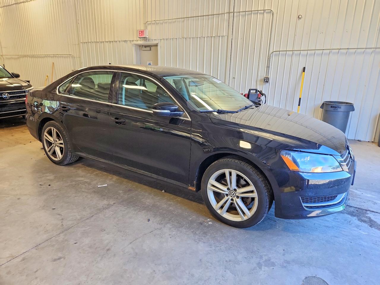 2014 Volkswagen Passat Se Black vin: 1VWBS7A38EC050958