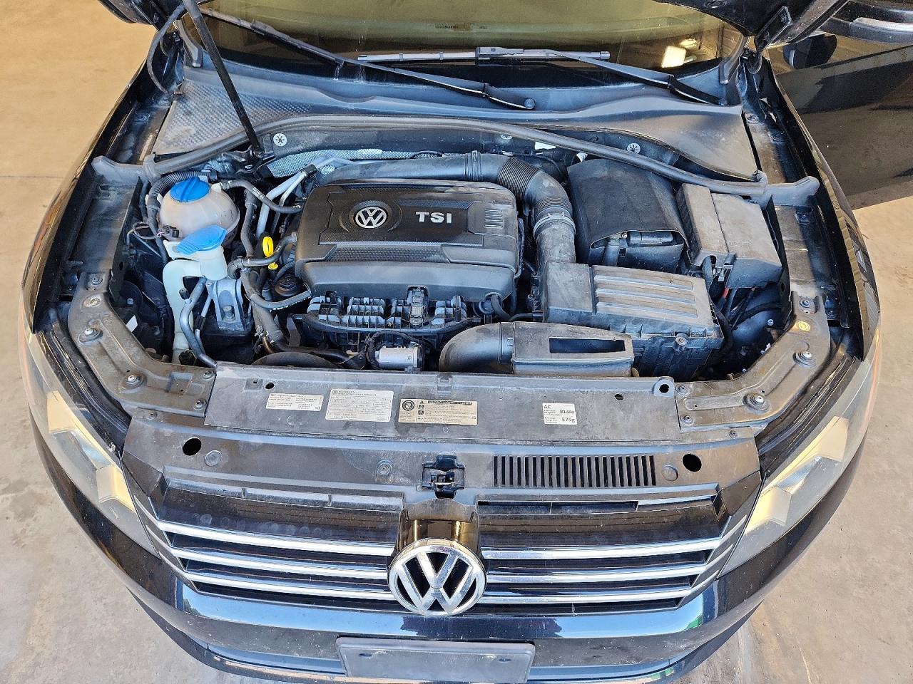 2014 Volkswagen Passat Se Black vin: 1VWBS7A38EC050958