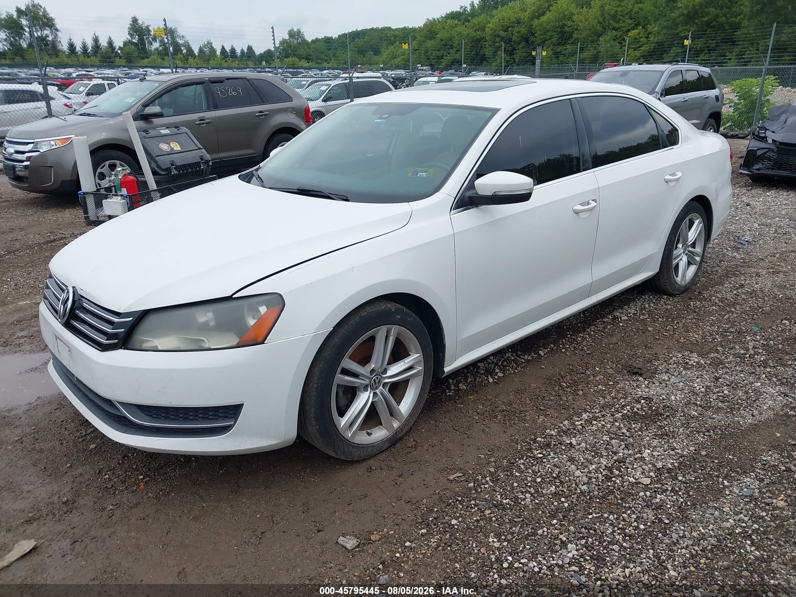 2014 Volkswagen Passat 1.8t Se White vin: 1VWBS7A38EC061913