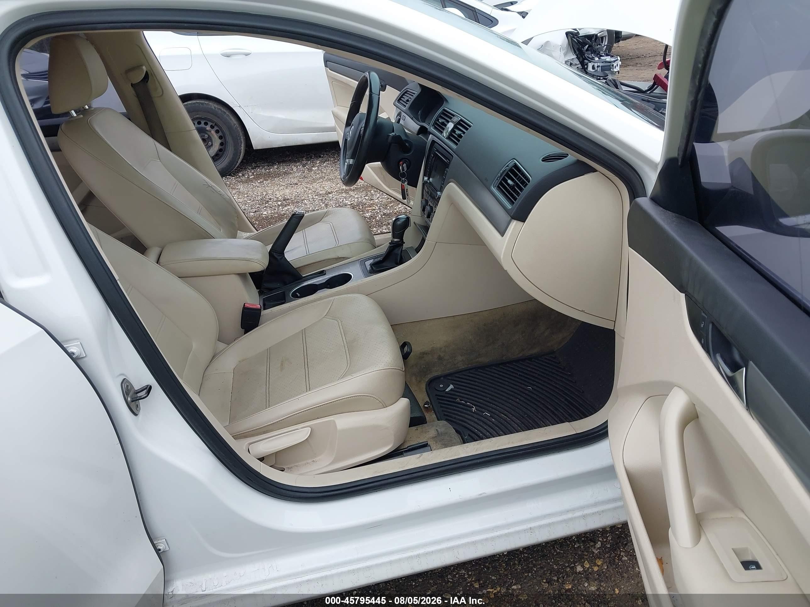 2014 Volkswagen Passat 1.8t Se White vin: 1VWBS7A38EC061913
