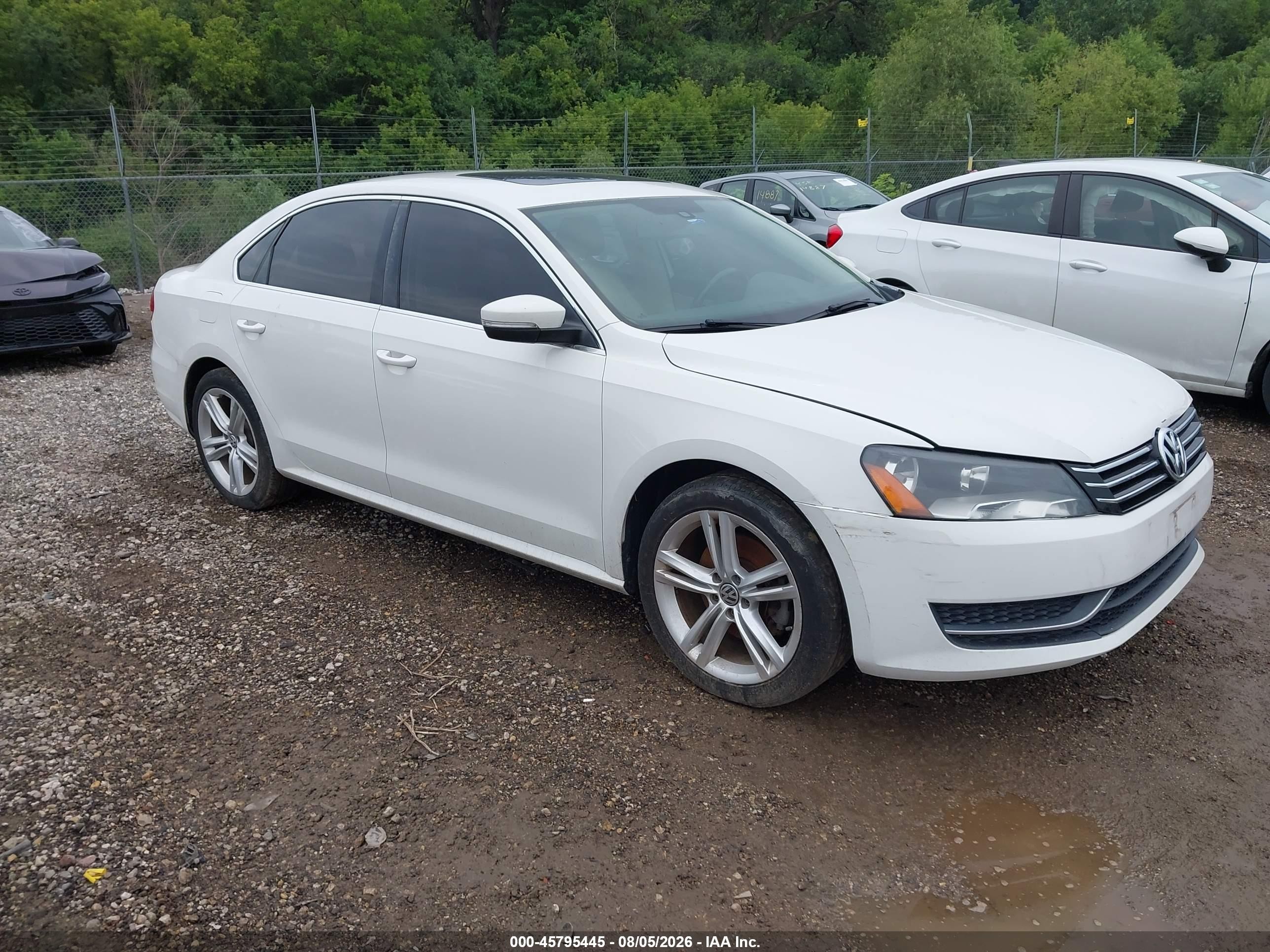 2014 Volkswagen Passat 1.8t Se White vin: 1VWBS7A38EC061913