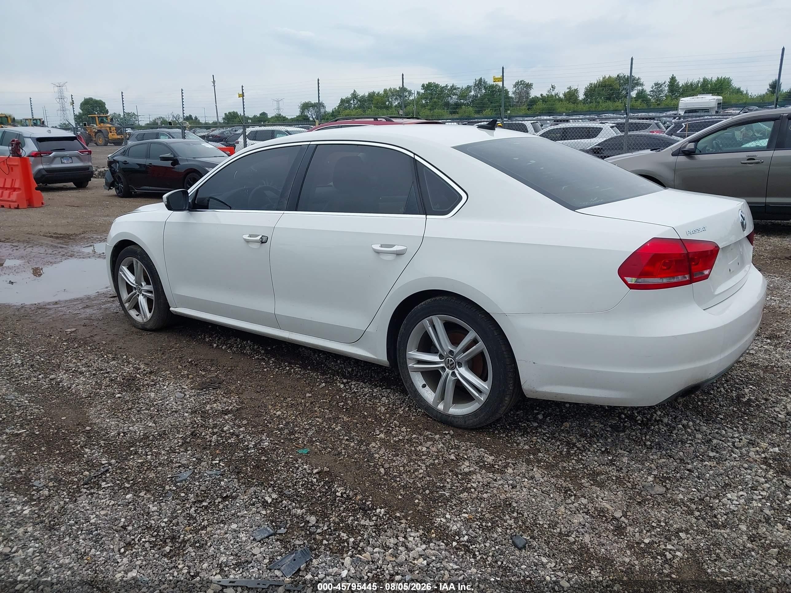 2014 Volkswagen Passat 1.8t Se White vin: 1VWBS7A38EC061913