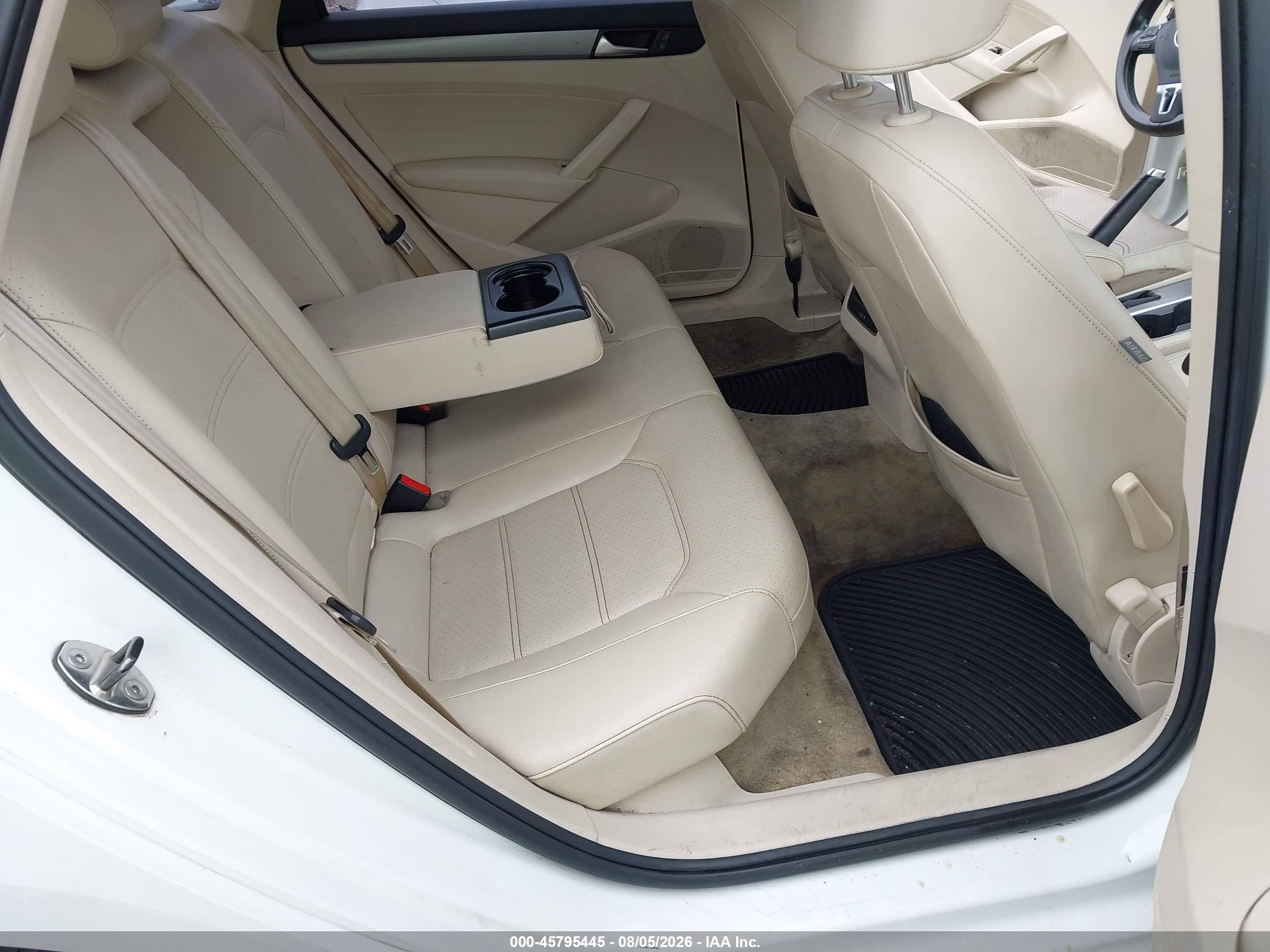 2014 Volkswagen Passat 1.8t Se White vin: 1VWBS7A38EC061913