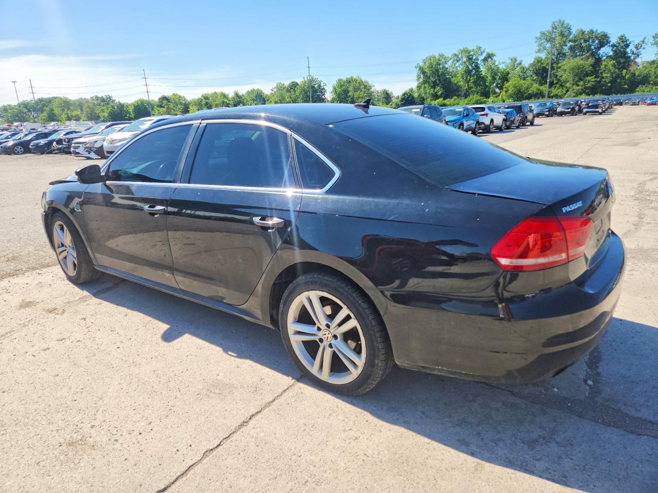 2014 Volkswagen Passat Se Black vin: 1VWBS7A38EC082776