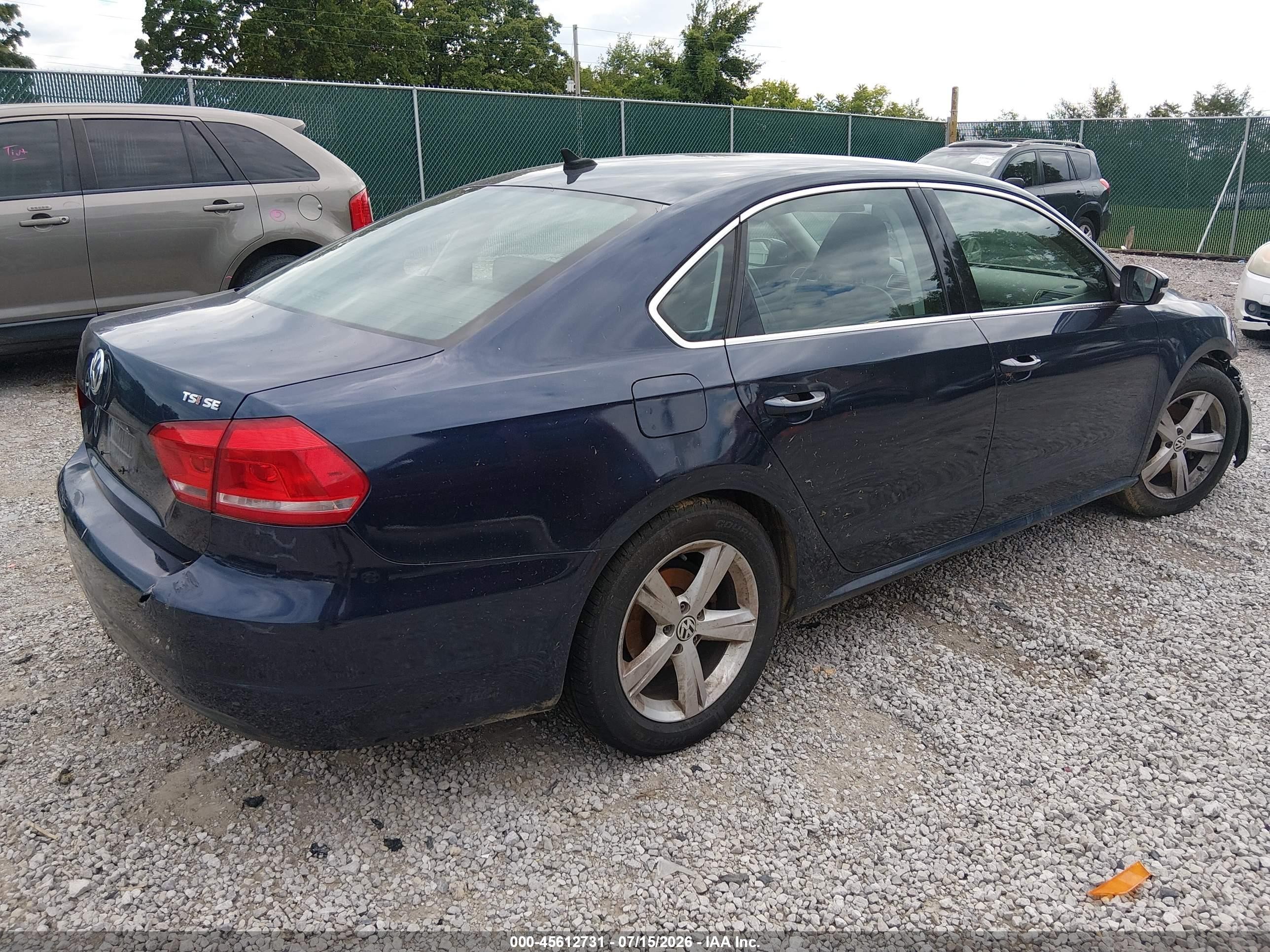 2014 Volkswagen Passat 1.8t Se Blue vin: 1VWBS7A38EC084348