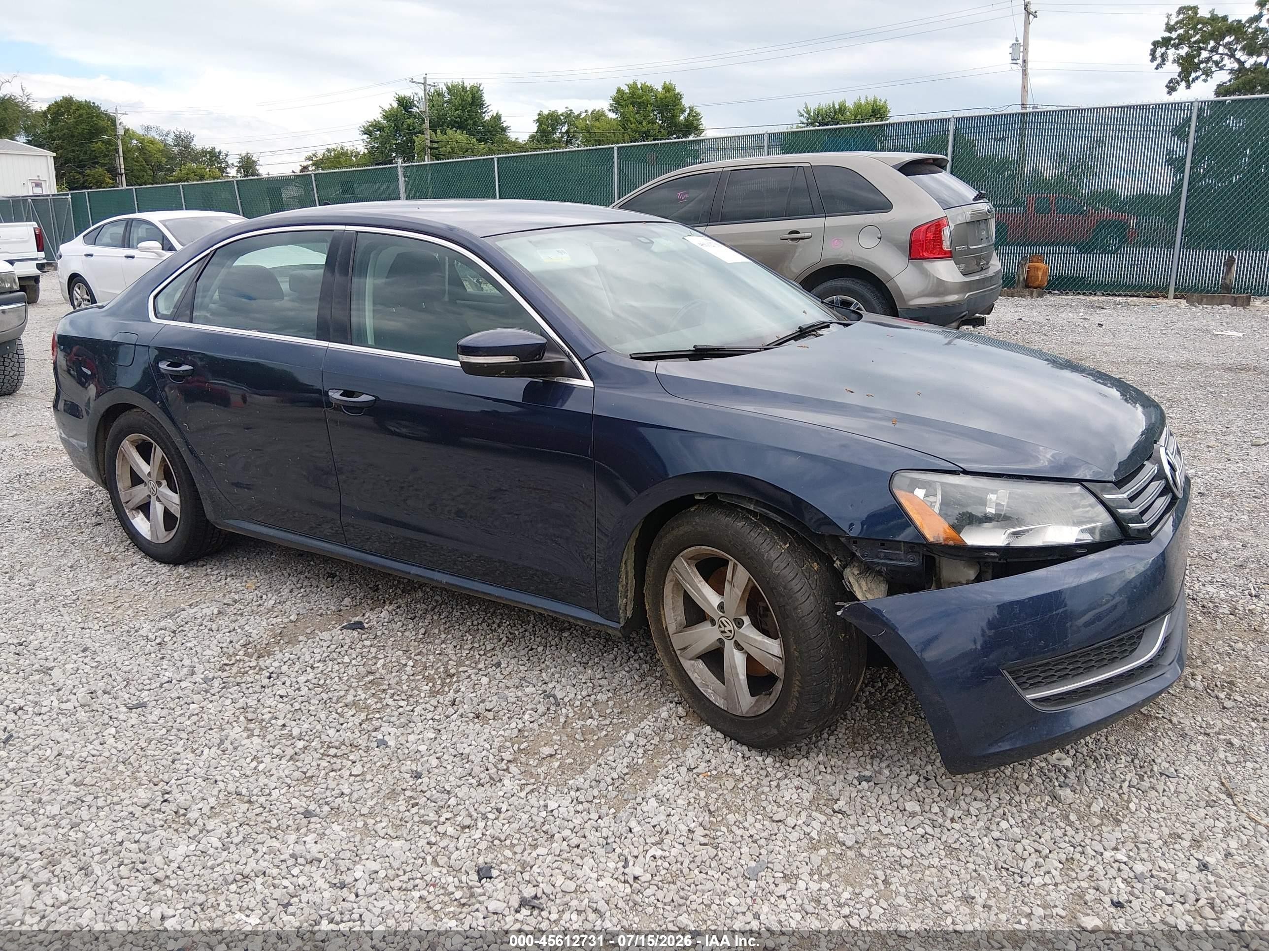 2014 Volkswagen Passat 1.8t Se Blue vin: 1VWBS7A38EC084348
