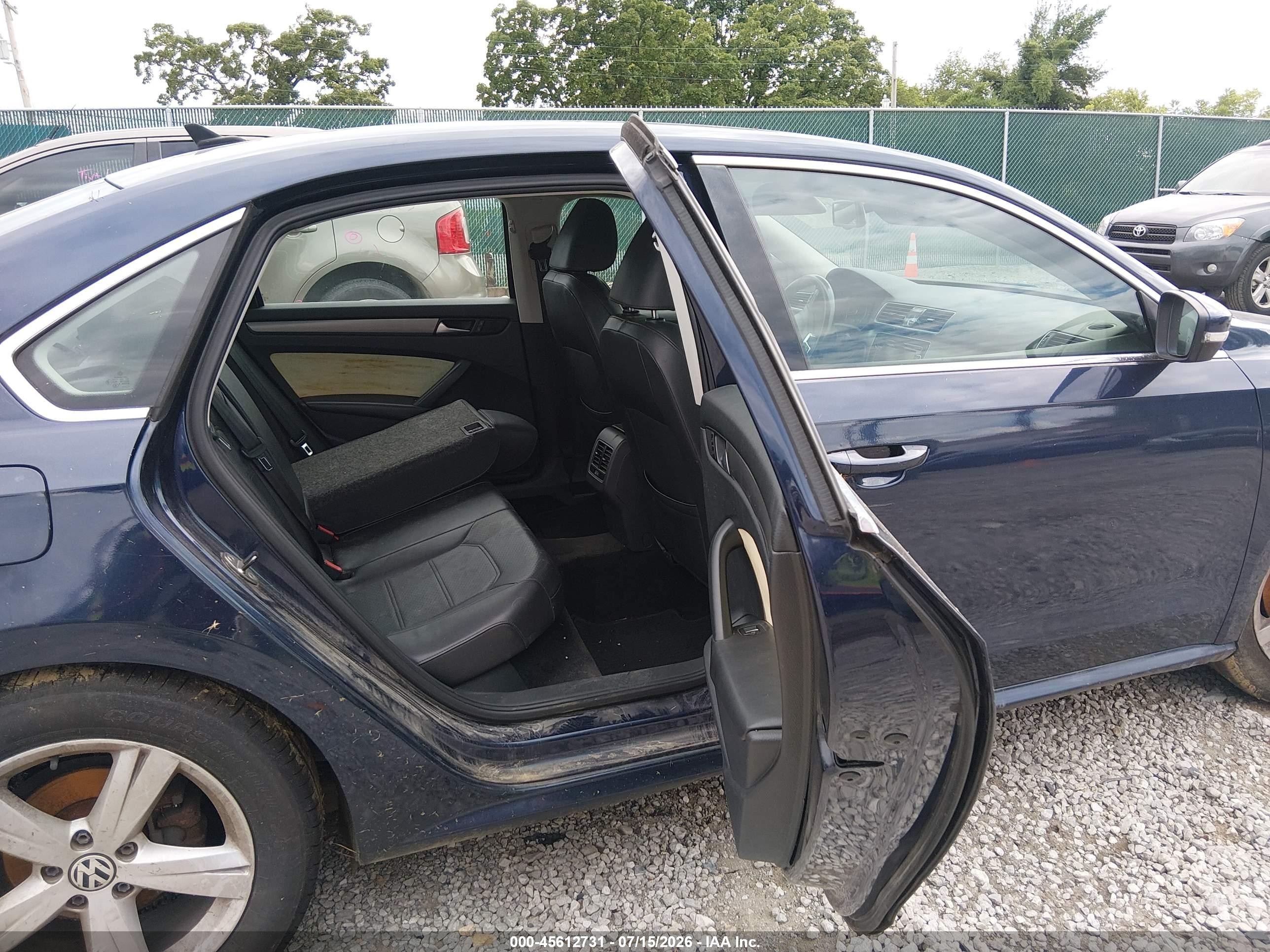 2014 Volkswagen Passat 1.8t Se Blue vin: 1VWBS7A38EC084348