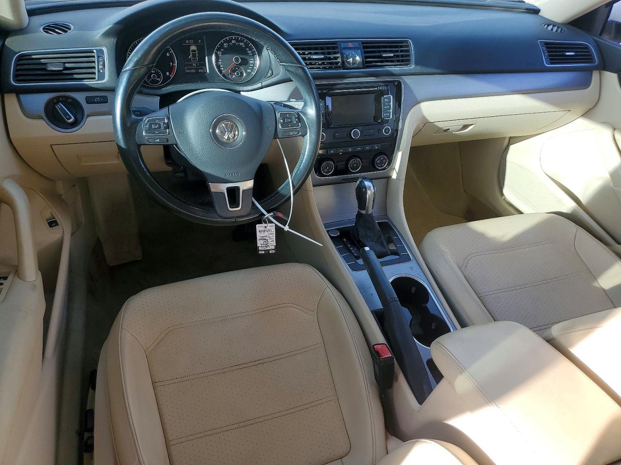 2014 Volkswagen Passat Se White vin: 1VWBS7A38EC100824