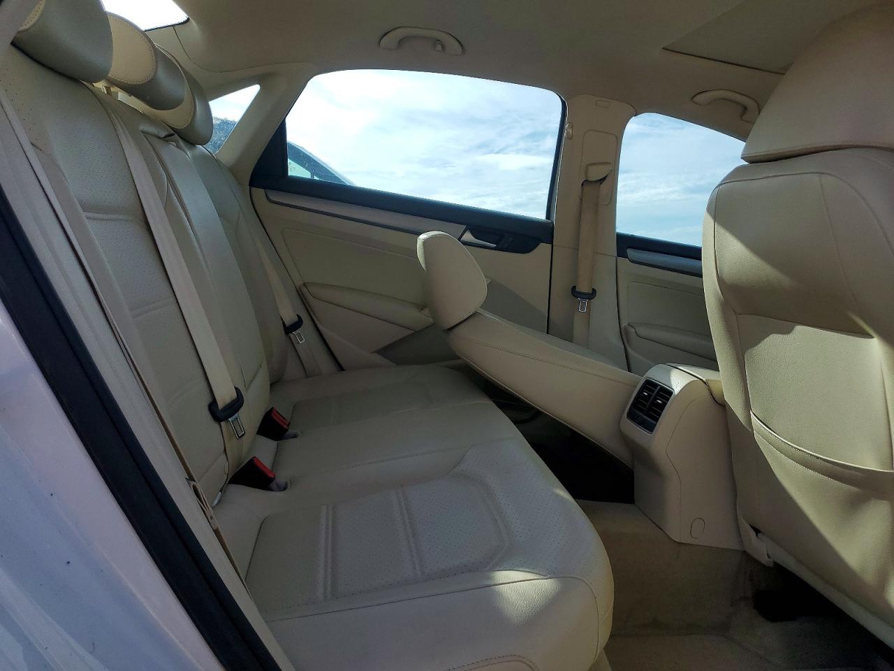 2014 Volkswagen Passat Se White vin: 1VWBS7A38EC100824