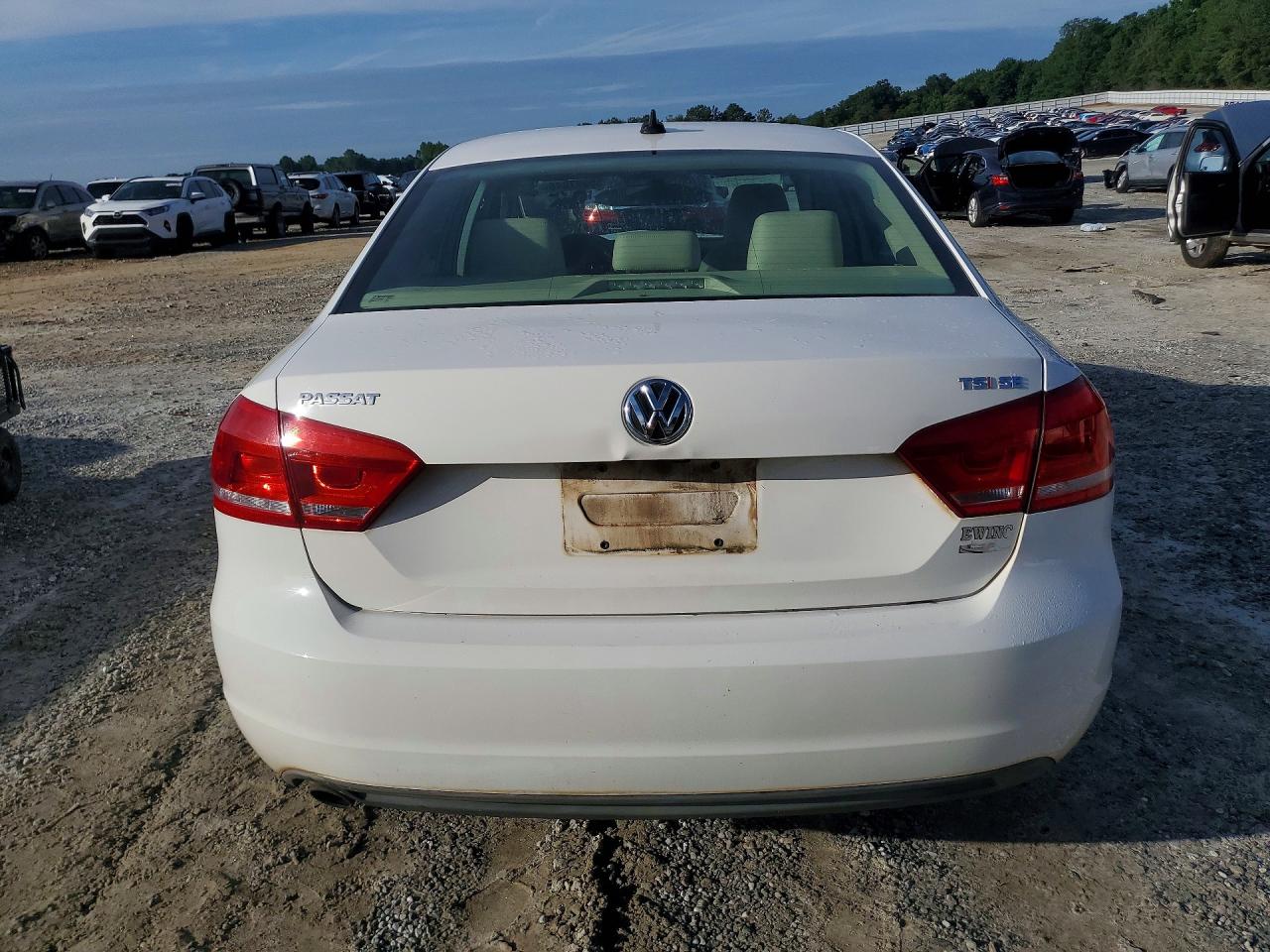2014 Volkswagen Passat Se White vin: 1VWBS7A38EC100824