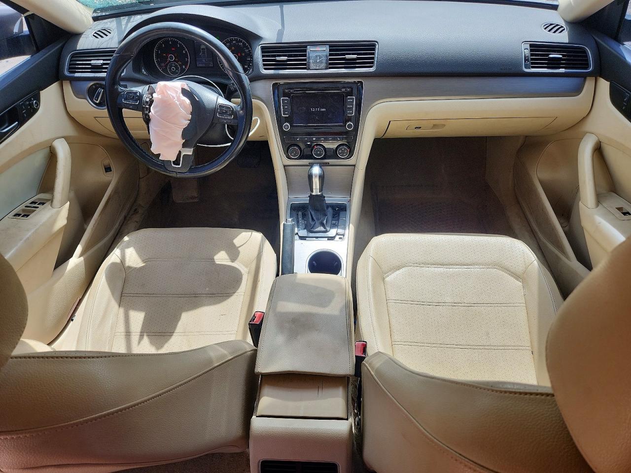 2015 Volkswagen Passat Se Tan vin: 1VWBS7A38FC054431