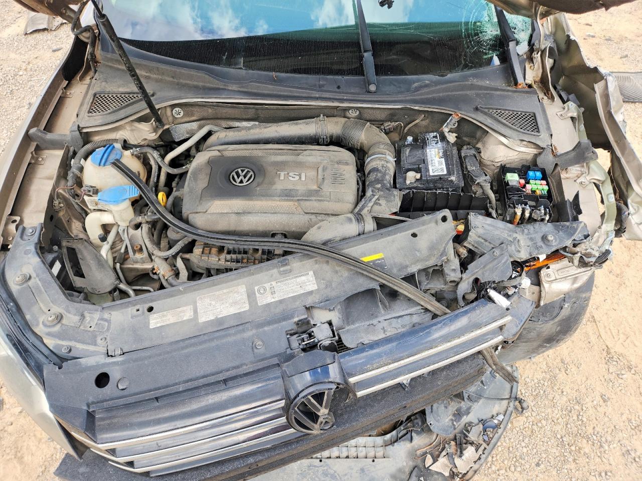 2015 Volkswagen Passat Se Tan vin: 1VWBS7A38FC054431