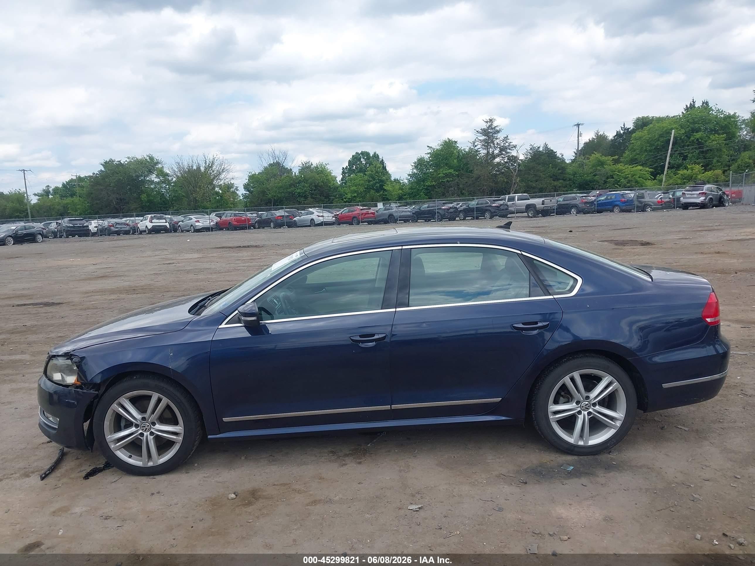 2015 Volkswagen Passat 1.8t Se Blue vin: 1VWBS7A38FC066854