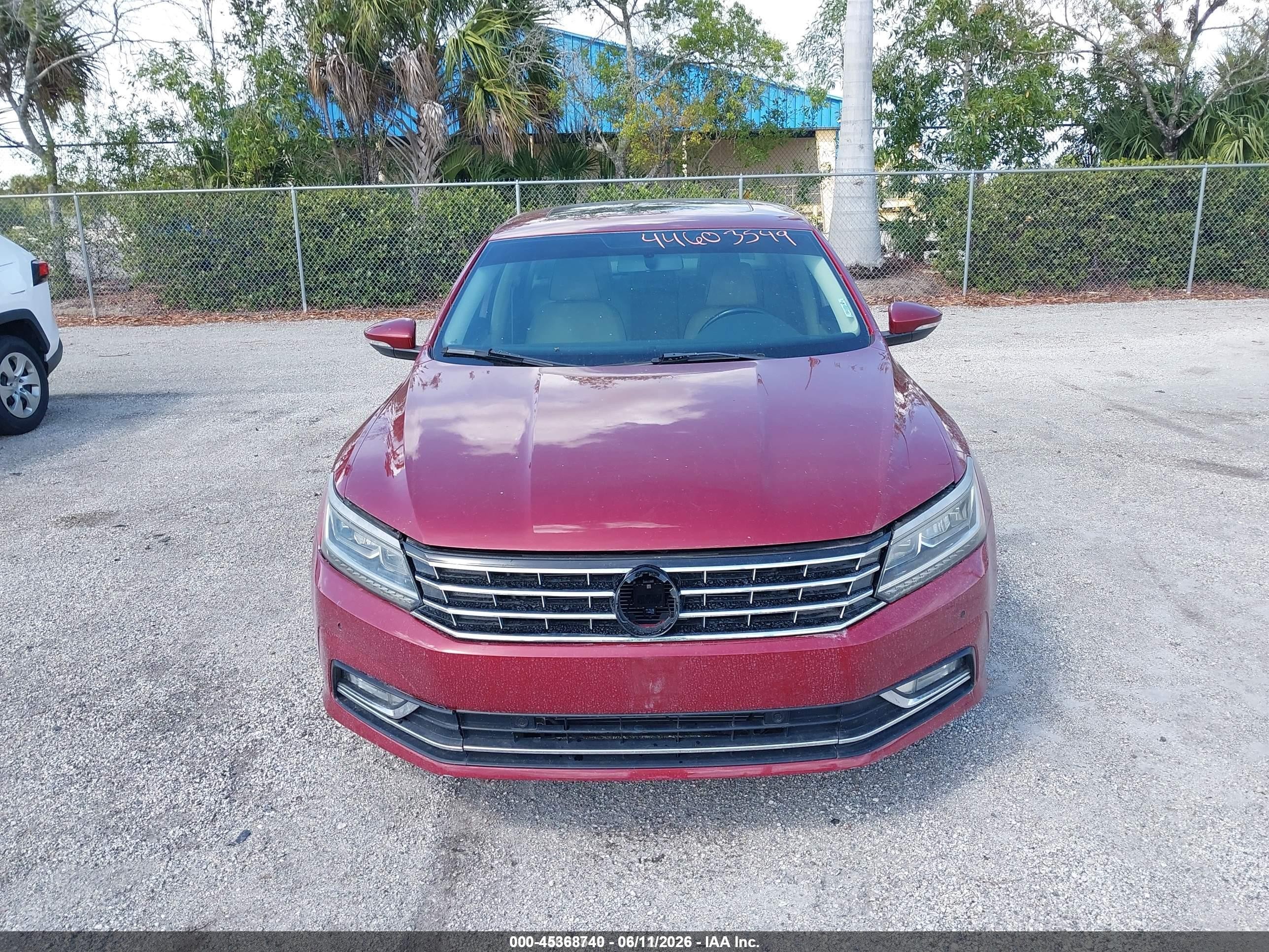 2016 Volkswagen Passat 1.8t Se Red vin: 1VWBS7A38GC045519