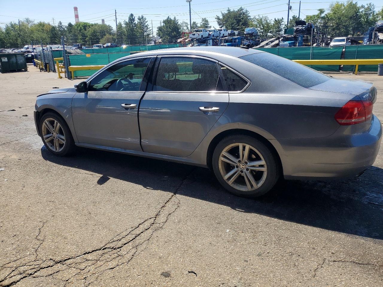 2014 Volkswagen Passat Se Gray vin: 1VWBS7A39EC035515