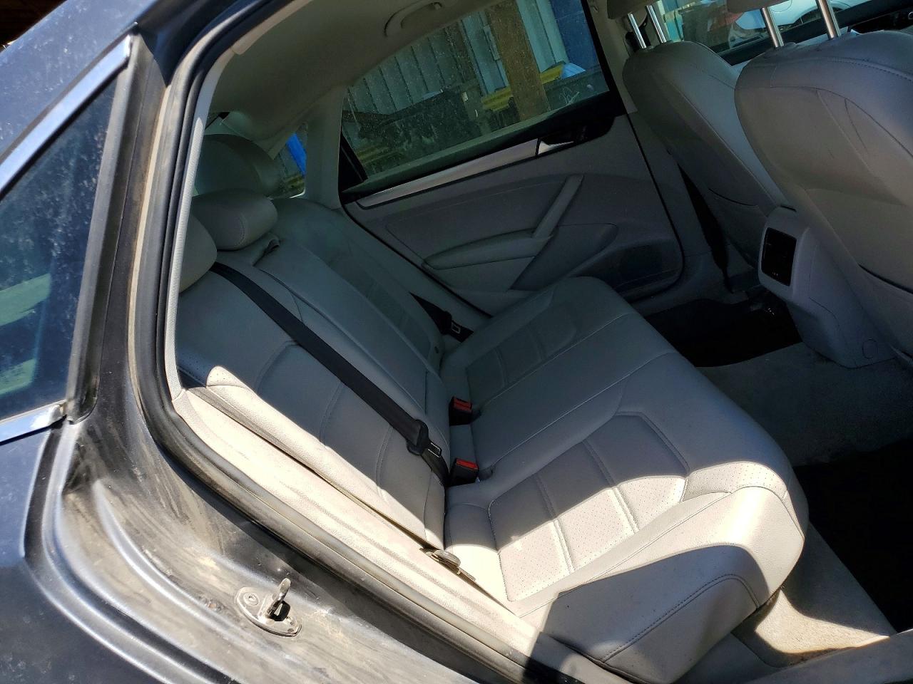 2014 Volkswagen Passat Se Gray vin: 1VWBS7A39EC035515