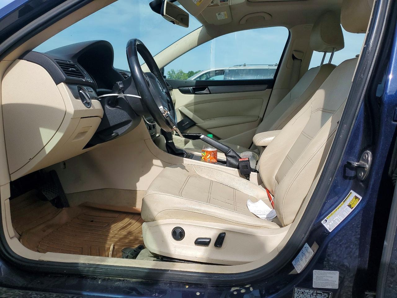 2014 Volkswagen Passat Se Blue vin: 1VWBS7A3XEC065963