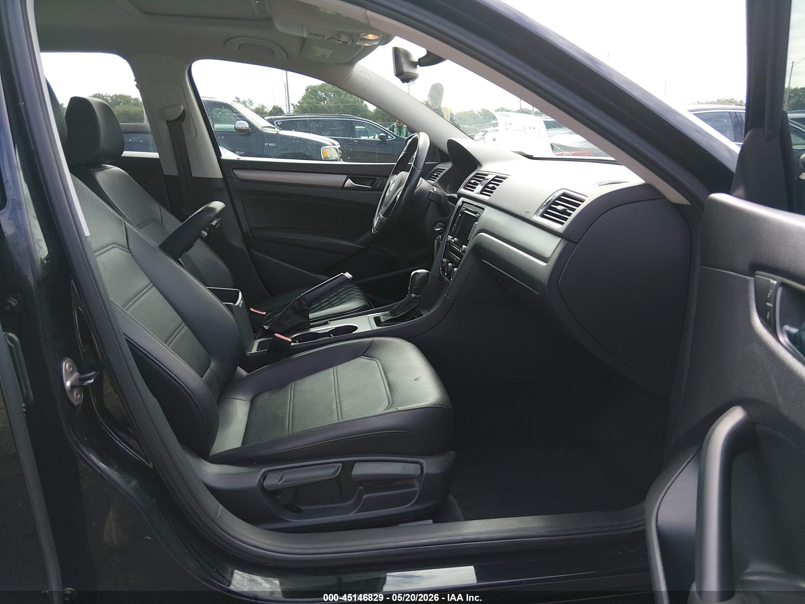 2014 Volkswagen Passat 1.8t Se Black vin: 1VWBS7A3XEC104552