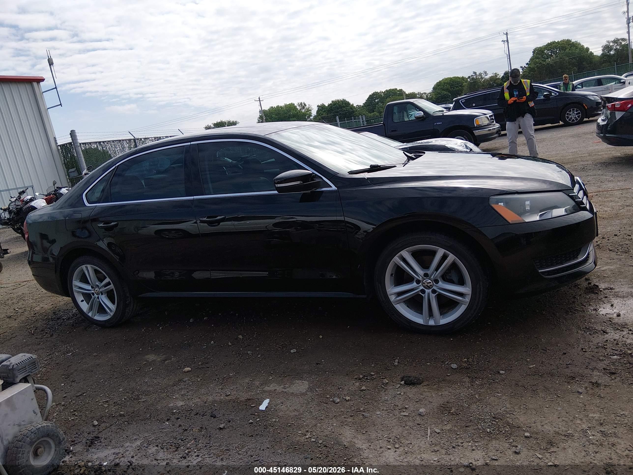 2014 Volkswagen Passat 1.8t Se Black vin: 1VWBS7A3XEC104552