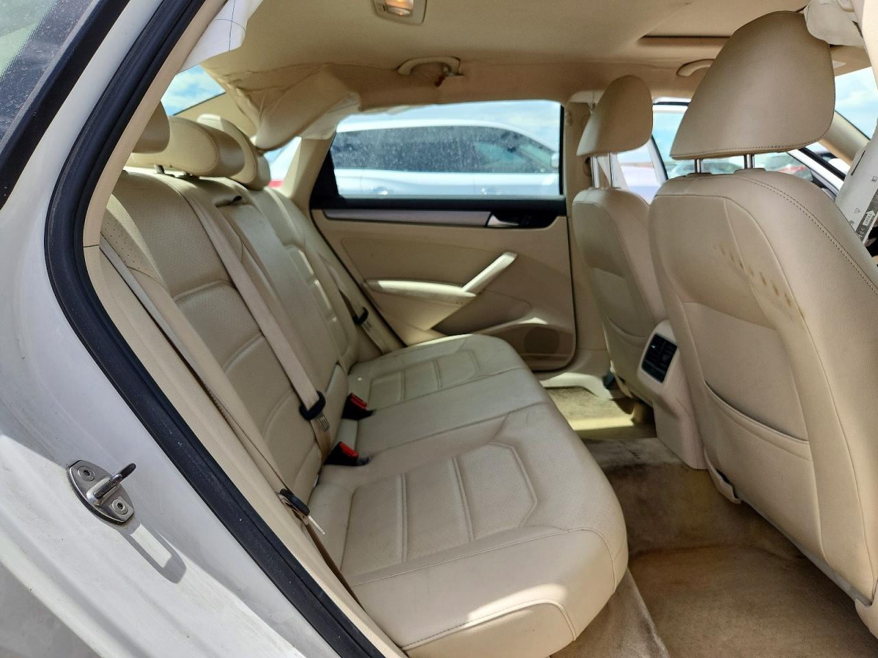 2014 Volkswagen Passat Se White vin: 1VWBS7A3XEC113378