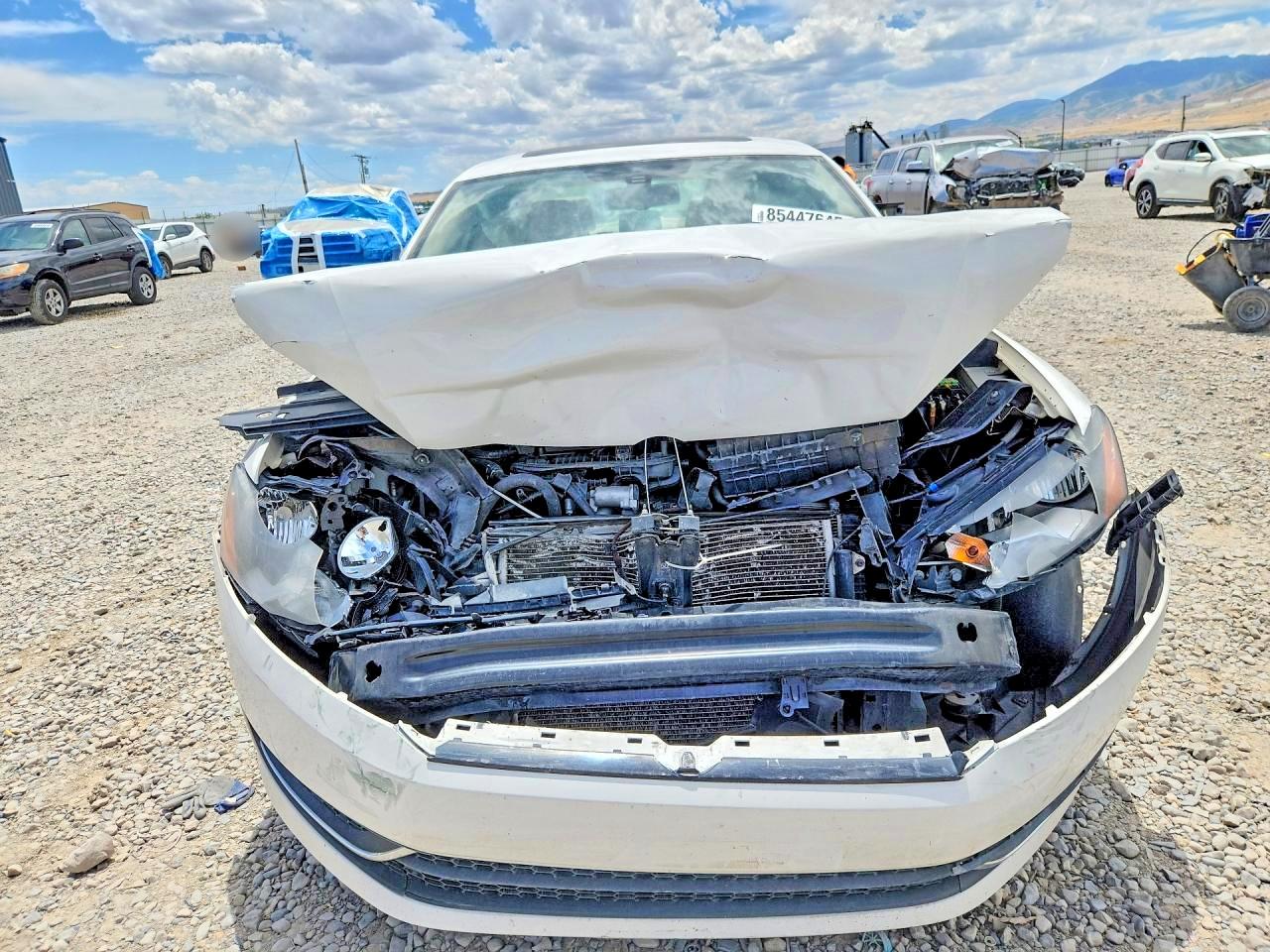 2014 Volkswagen Passat Se White vin: 1VWBS7A3XEC113378
