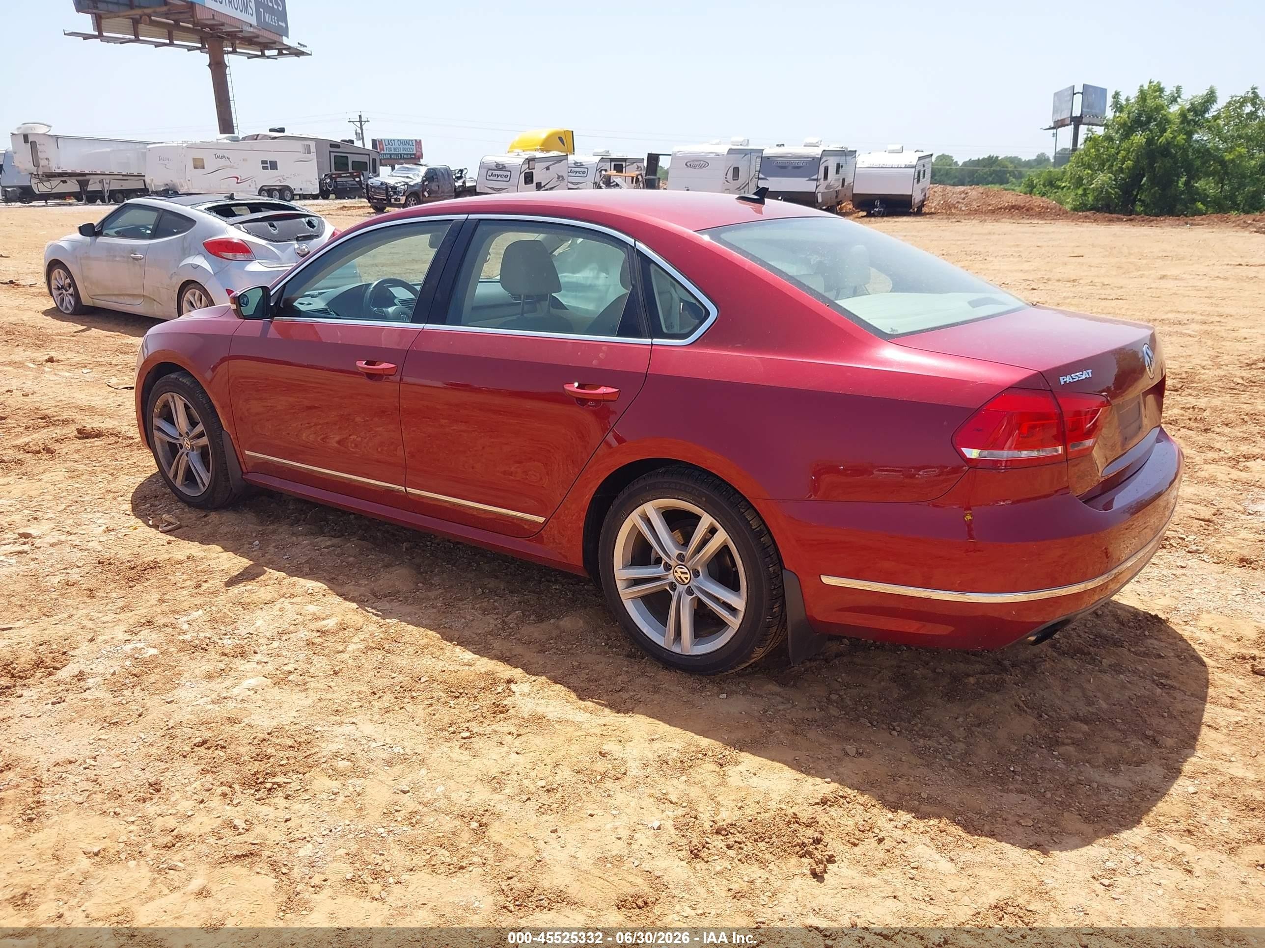 2015 Volkswagen Passat 1.8t Se Red vin: 1VWBS7A3XFC009782