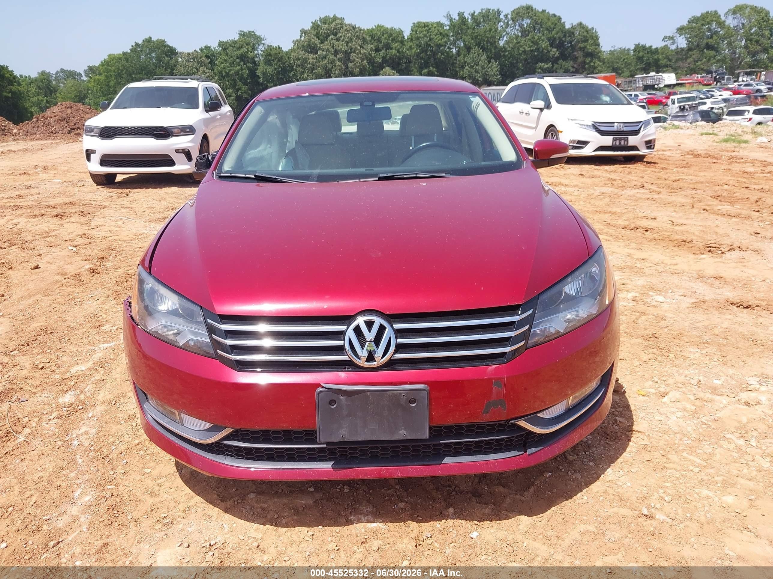 2015 Volkswagen Passat 1.8t Se Red vin: 1VWBS7A3XFC009782