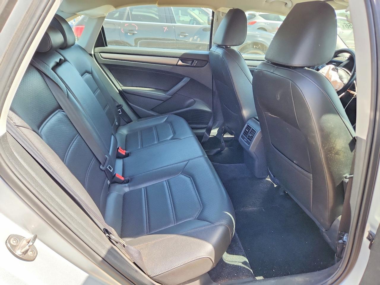 2015 Volkswagen Passat Se Silver vin: 1VWBS7A3XFC024752