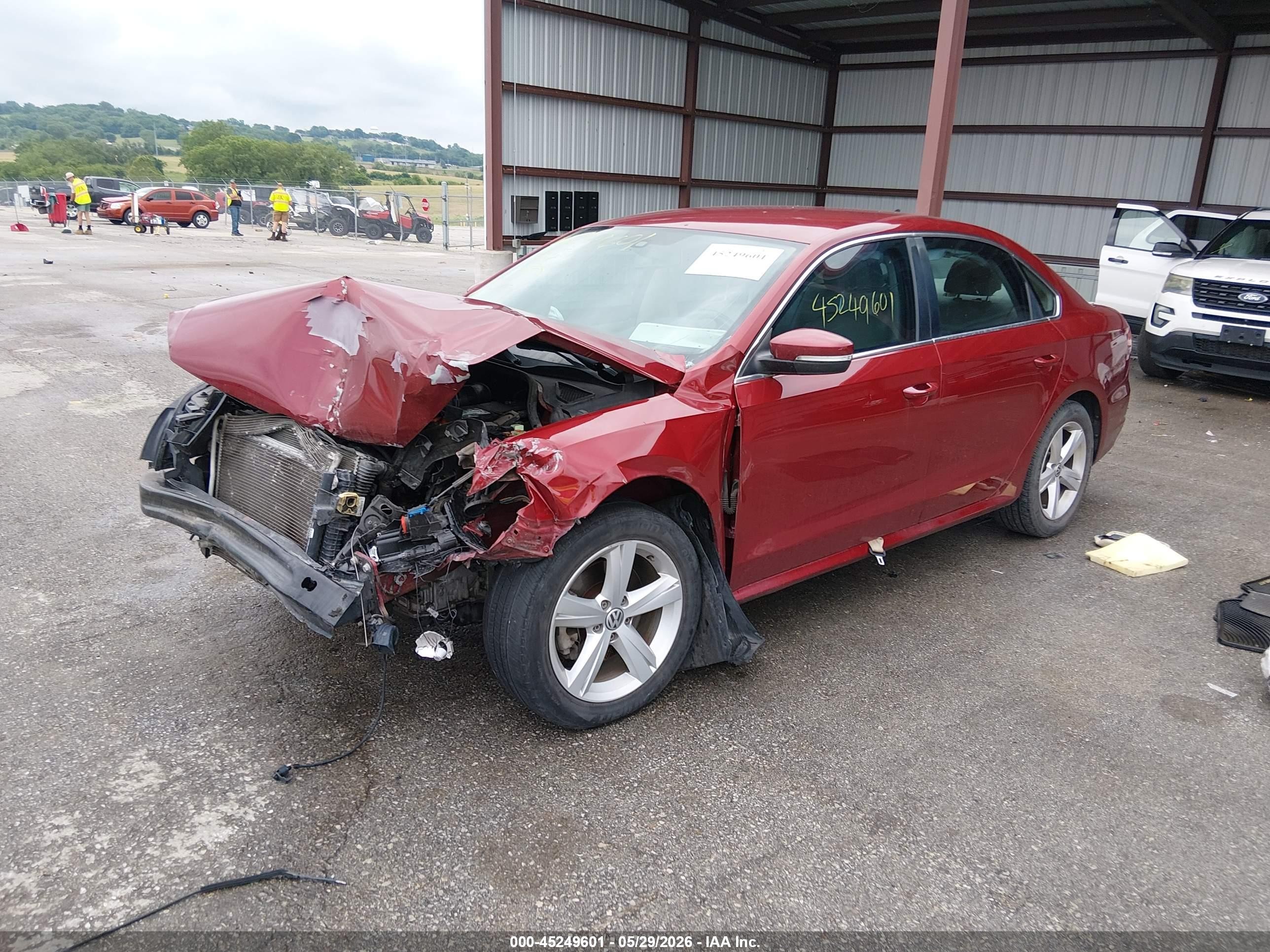 2015 Volkswagen Passat 1.8t Se Красный vin: 1VWBS7A3XFC056908