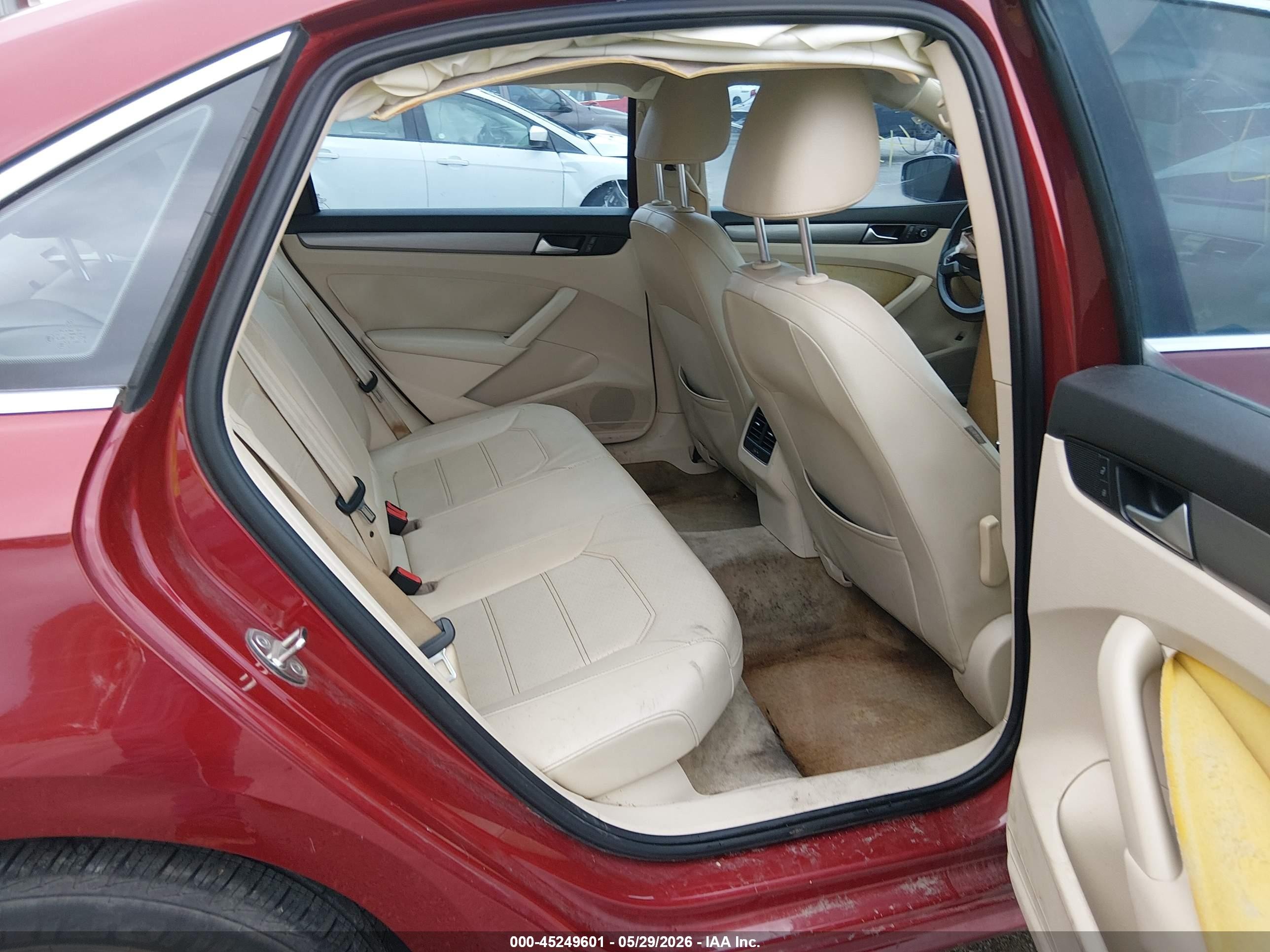 2015 Volkswagen Passat 1.8t Se Красный vin: 1VWBS7A3XFC056908