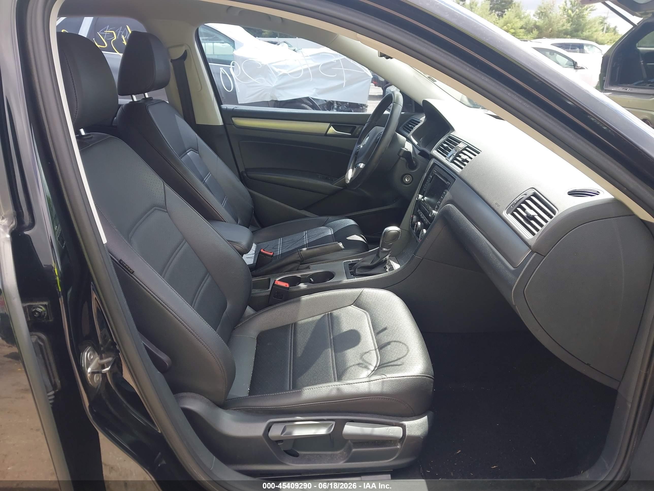 2014 Volkswagen Passat 1.8t Se Black vin: 1VWBT7A30EC074376