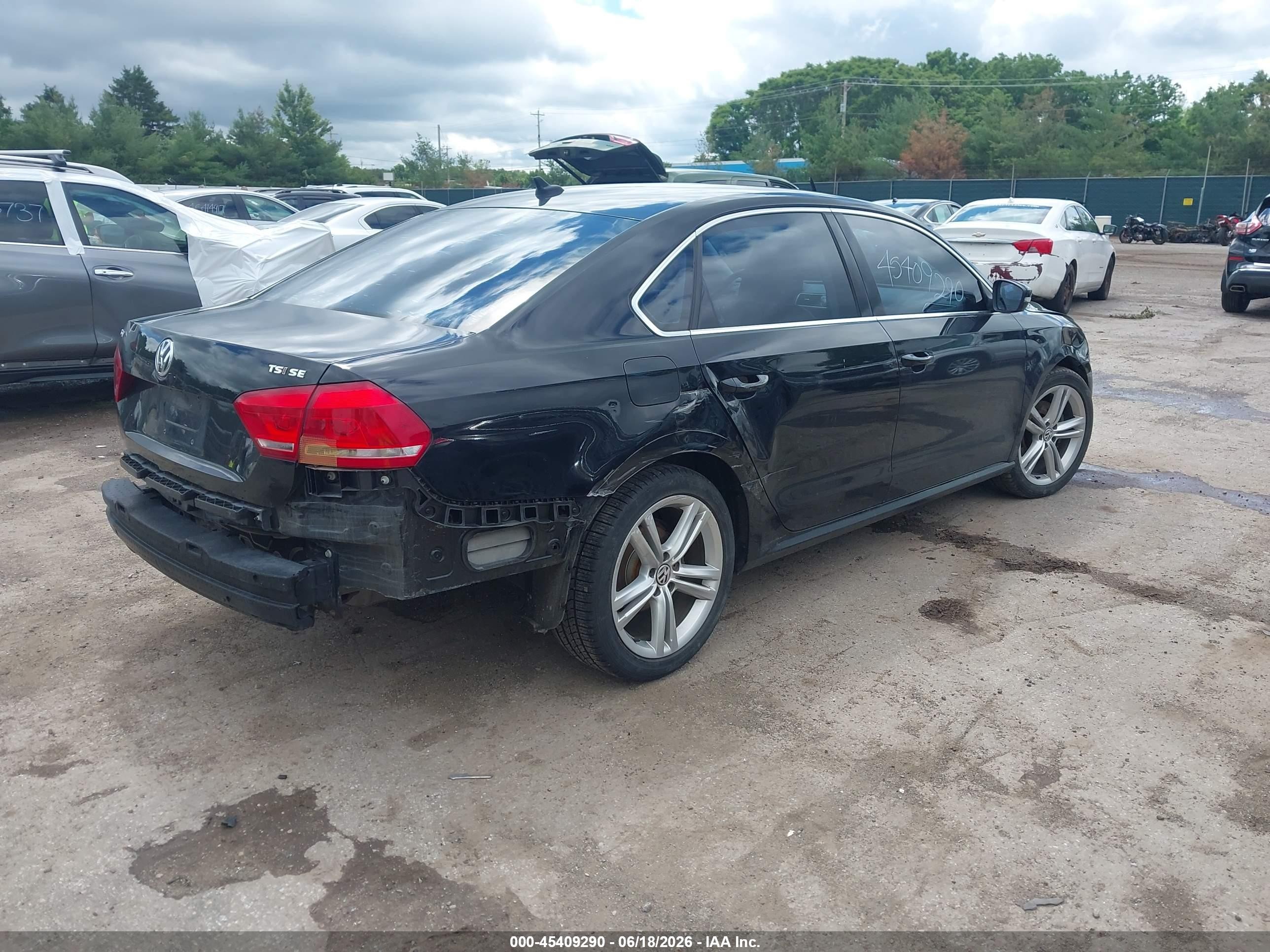 2014 Volkswagen Passat 1.8t Se Black vin: 1VWBT7A30EC074376
