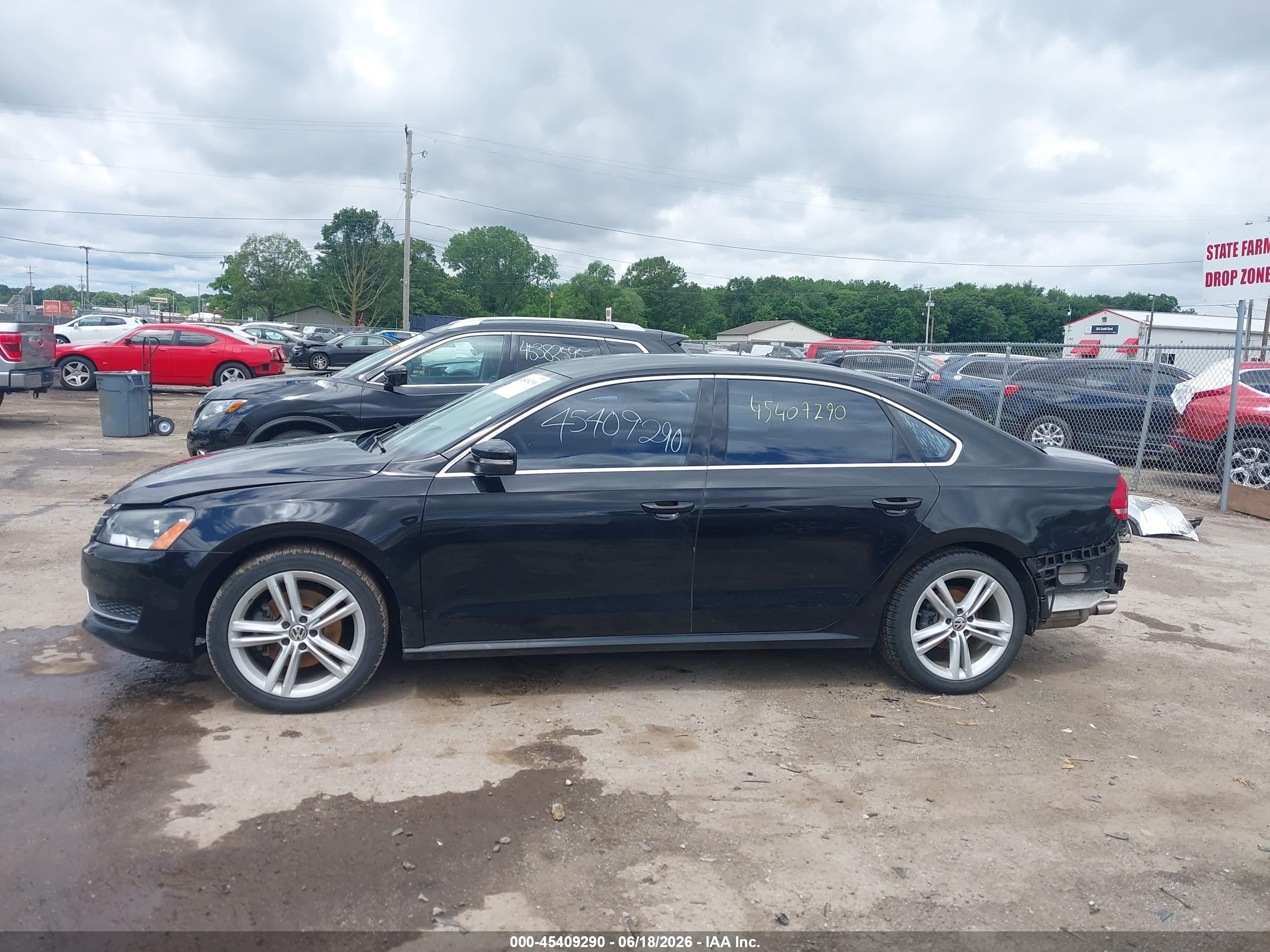 2014 Volkswagen Passat 1.8t Se Black vin: 1VWBT7A30EC074376