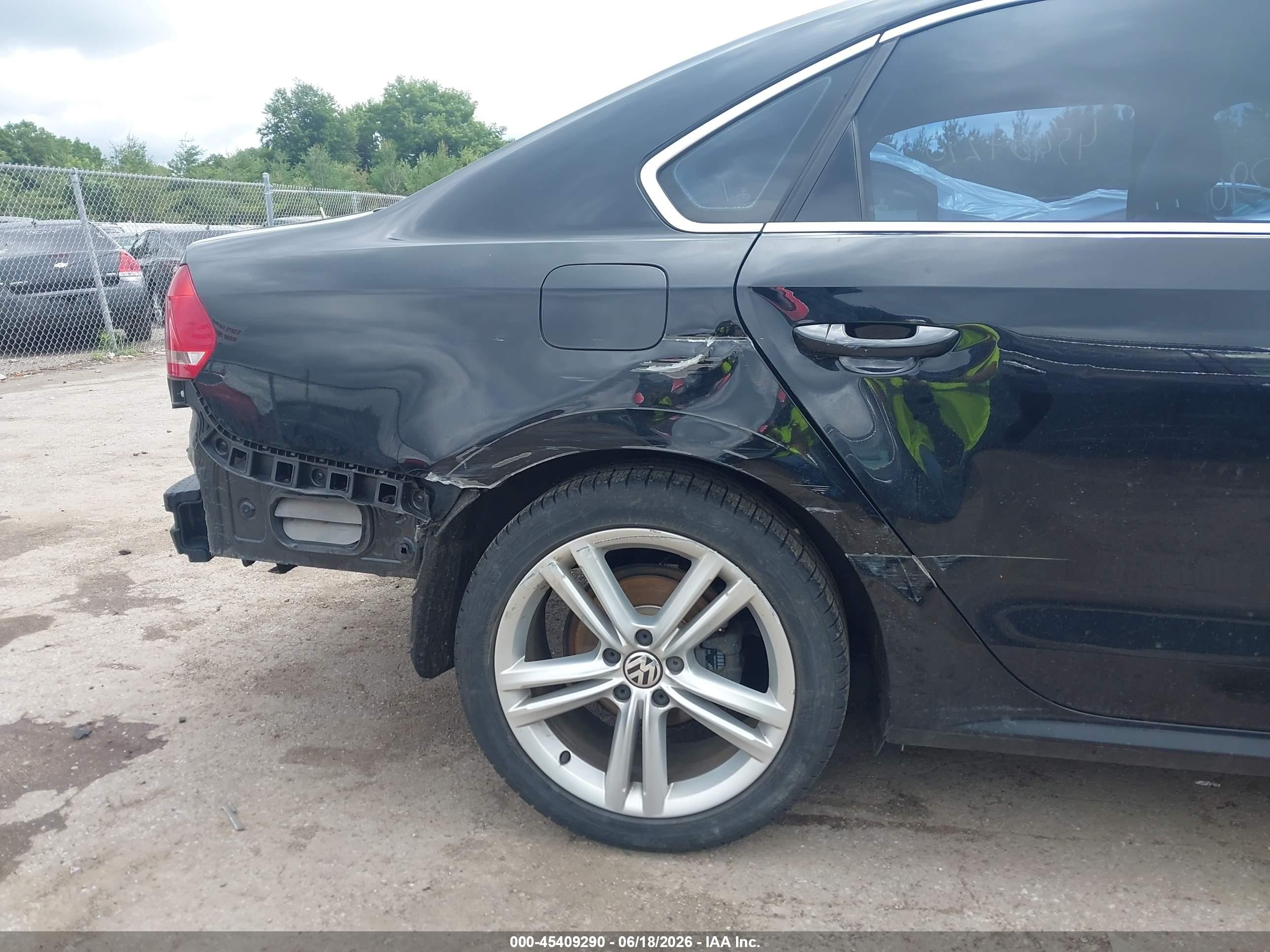2014 Volkswagen Passat 1.8t Se Black vin: 1VWBT7A30EC074376
