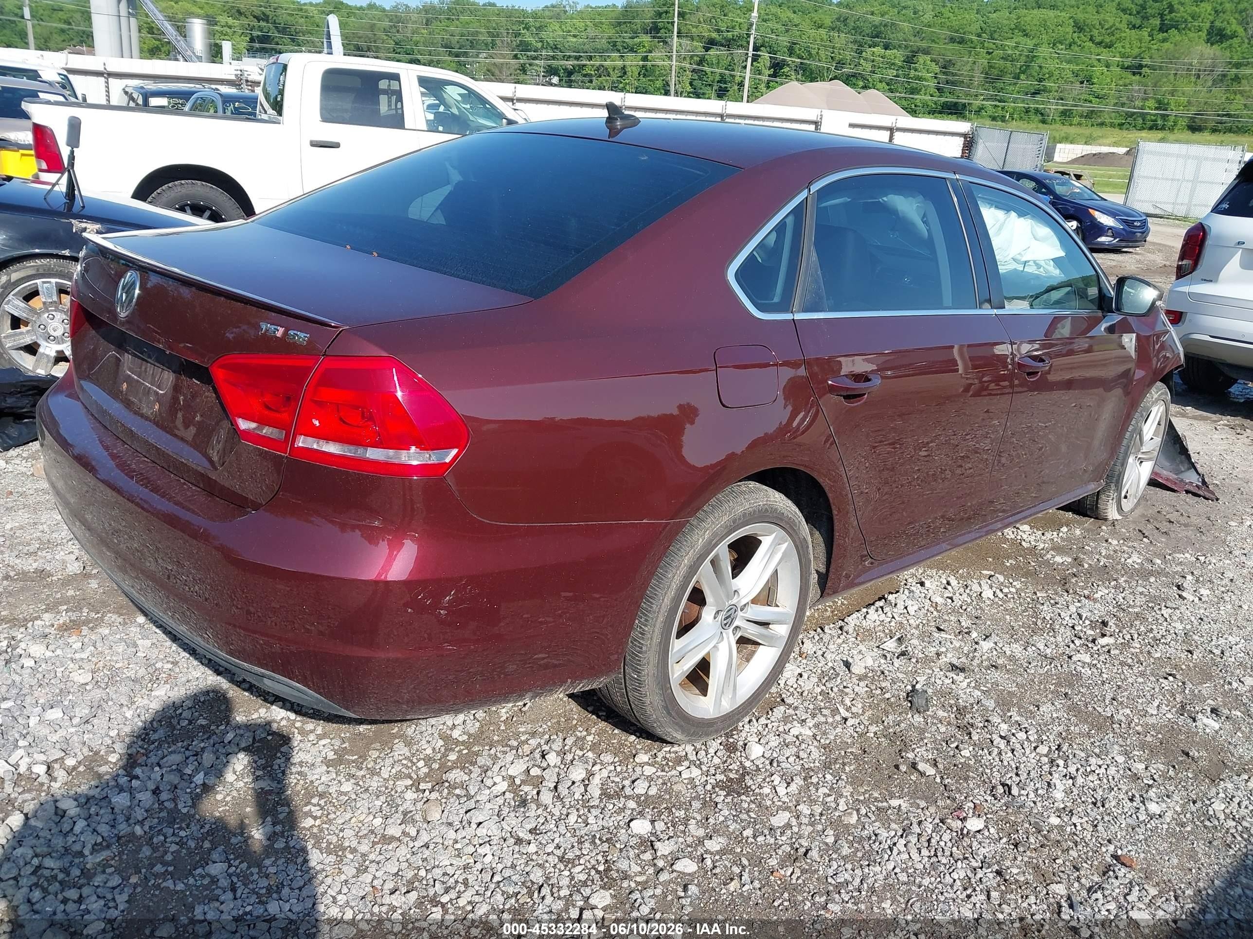 2014 Volkswagen Passat 1.8t Se Burgundy vin: 1VWBT7A30EC077990