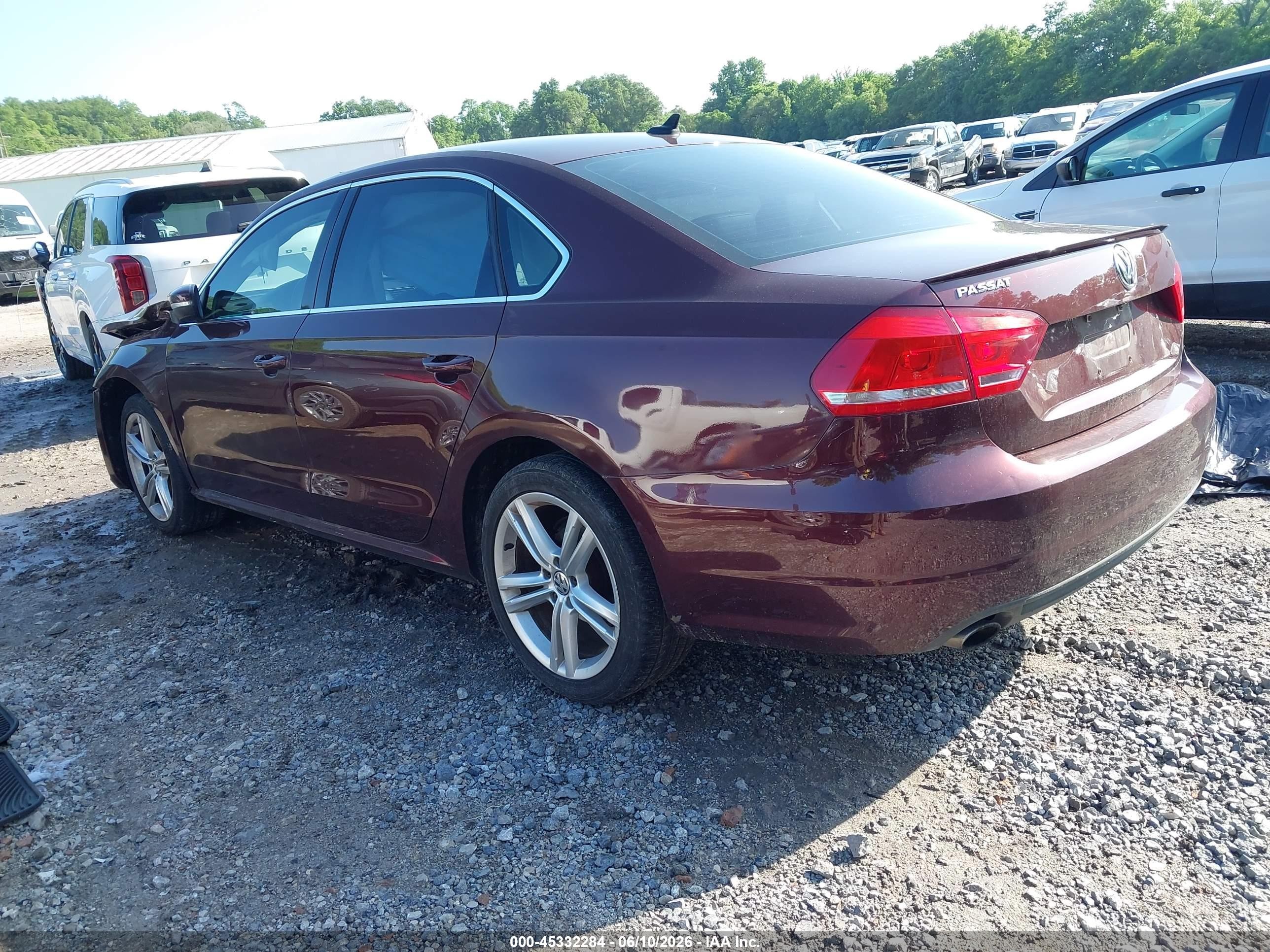 2014 Volkswagen Passat 1.8t Se Burgundy vin: 1VWBT7A30EC077990