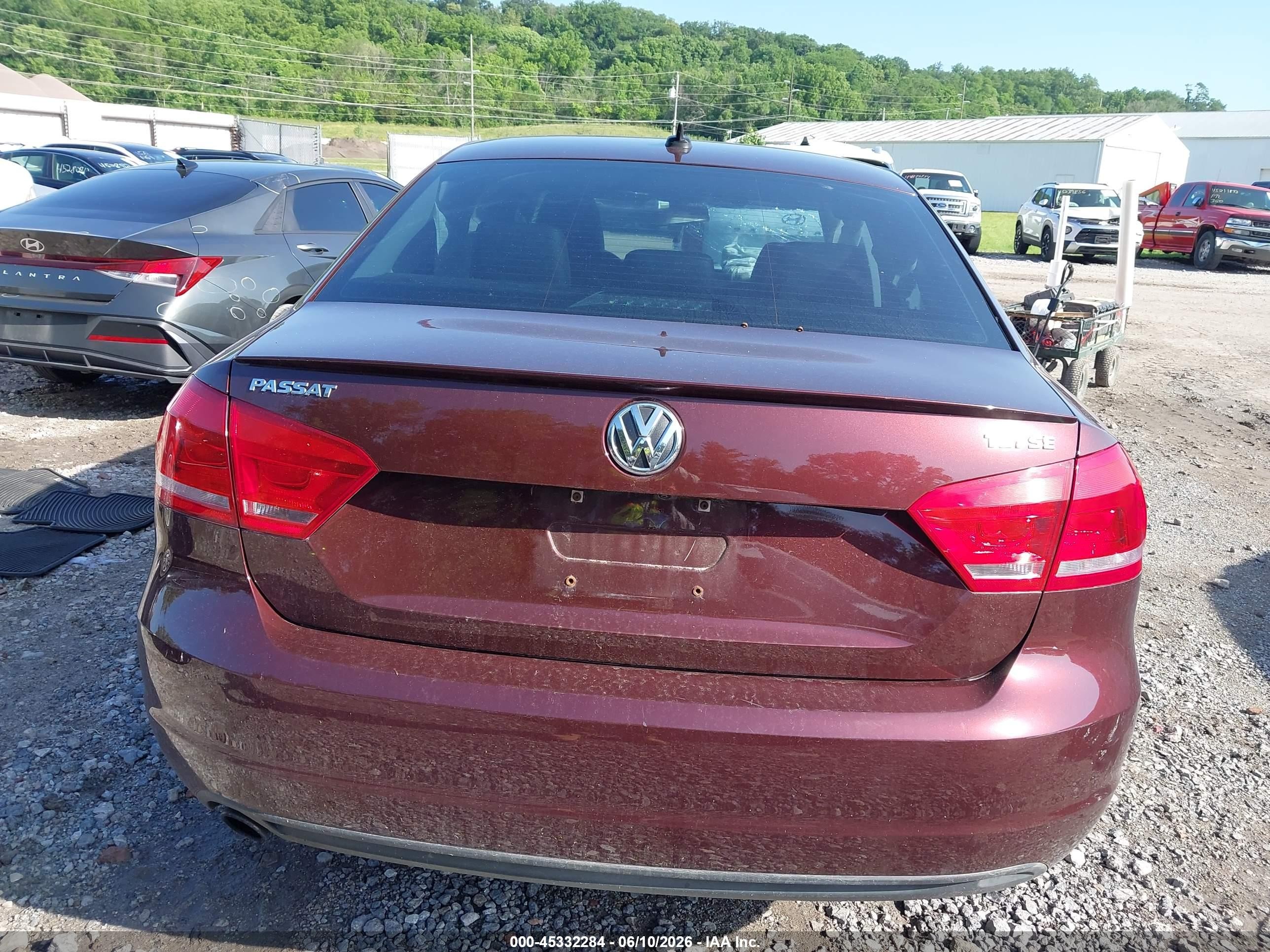 2014 Volkswagen Passat 1.8t Se Burgundy vin: 1VWBT7A30EC077990
